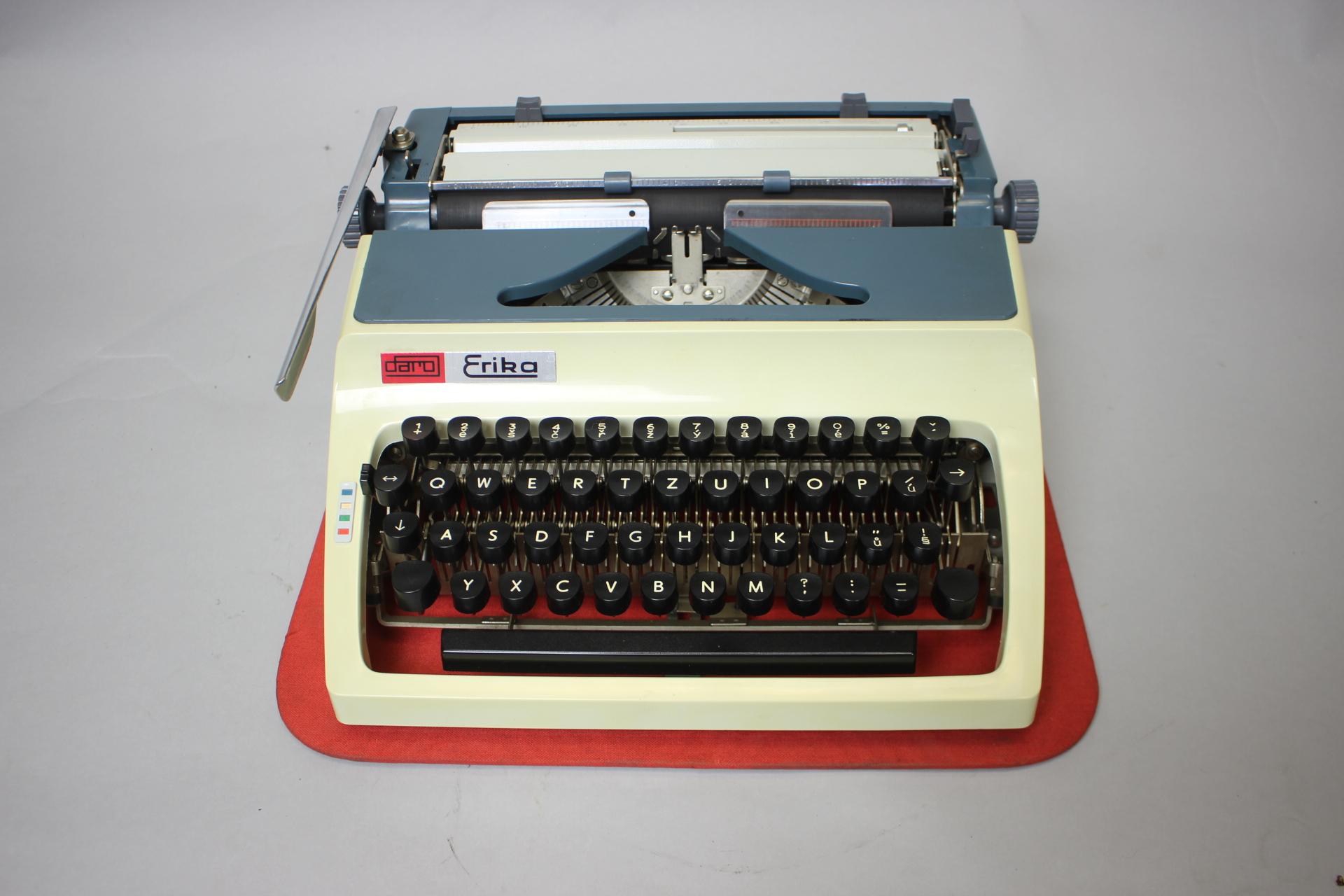 daro erika typewriter