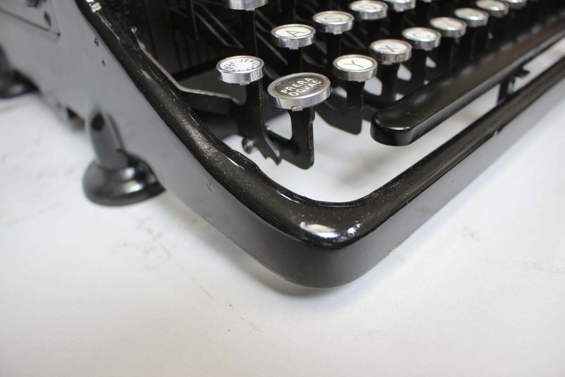 Restored Typewriter/ Naumann Ideal San, Germany, 1915 In Good Condition For Sale In Praha, CZ