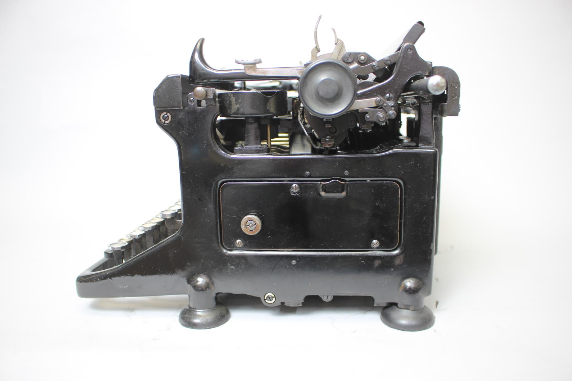 Early 20th Century Restored Typewriter/ Naumann Ideal San, Germany, 1915 For Sale
