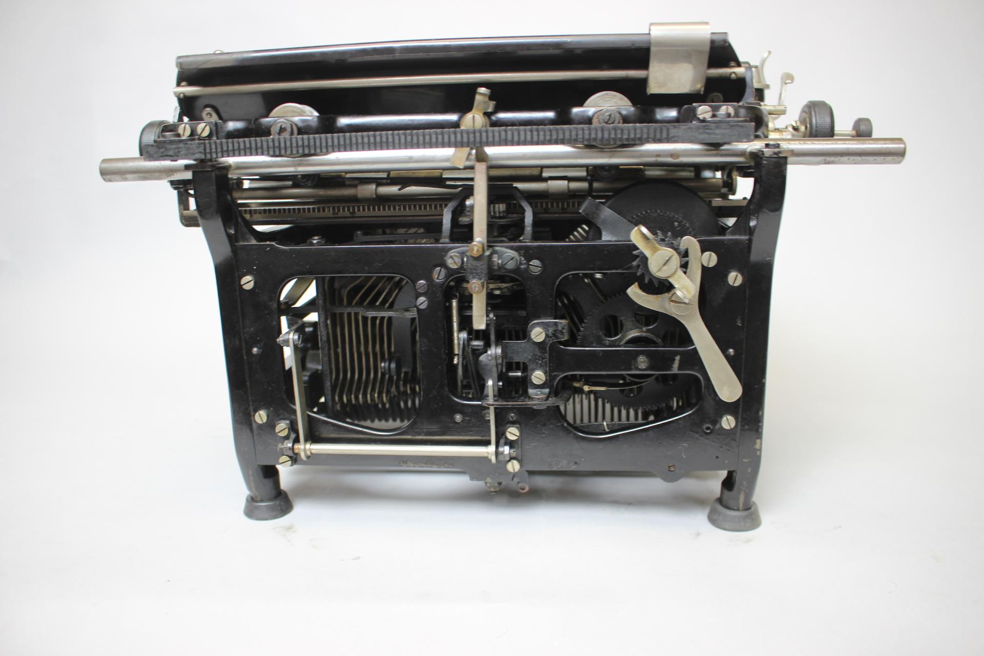 Restaurierte Schreibmaschine/ Torpedo, Deutschland 1905 (Art déco) im Angebot