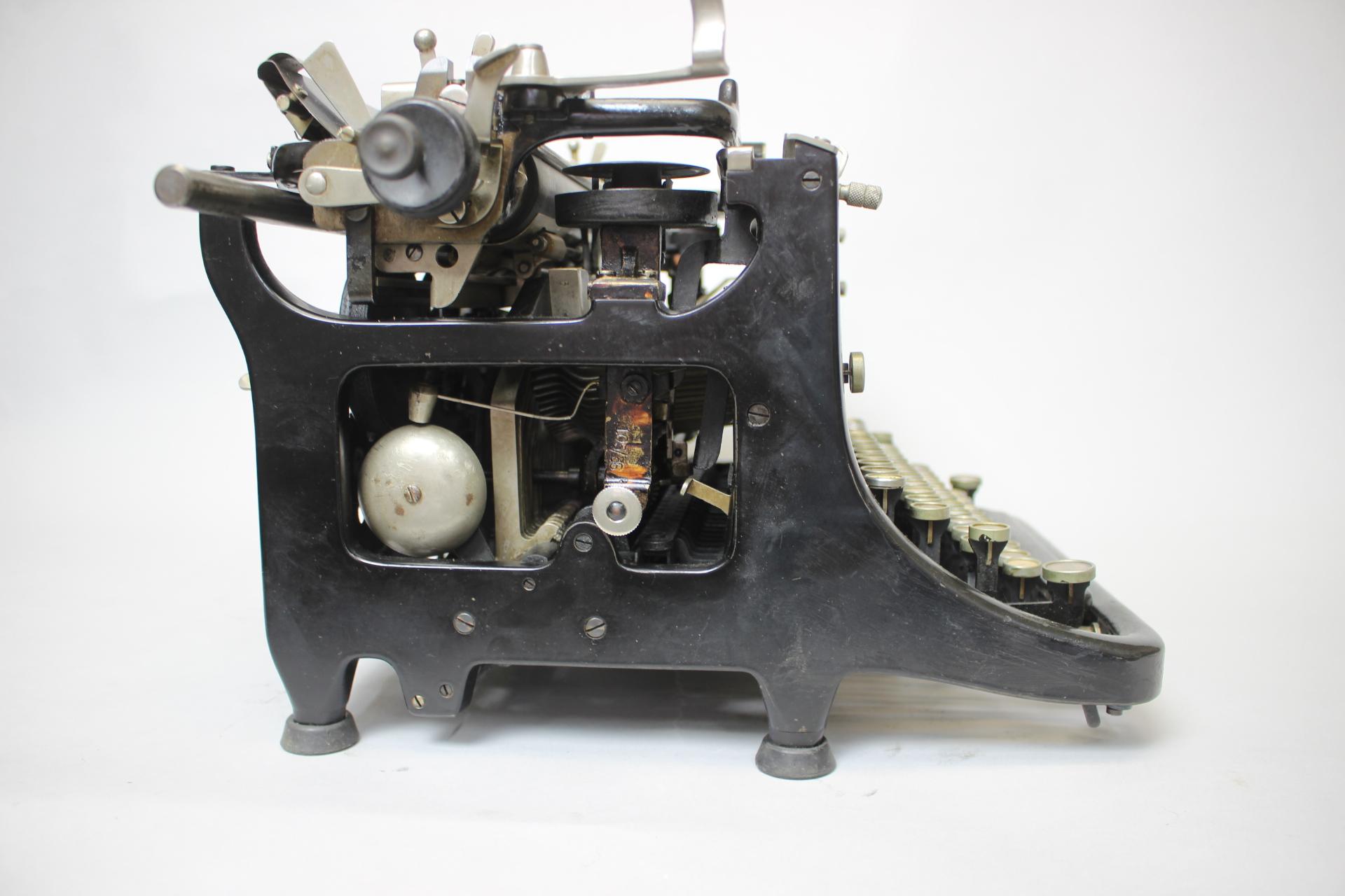 Restaurierte Schreibmaschine/ Torpedo, Deutschland 1905 (Frühes 20. Jahrhundert) im Angebot