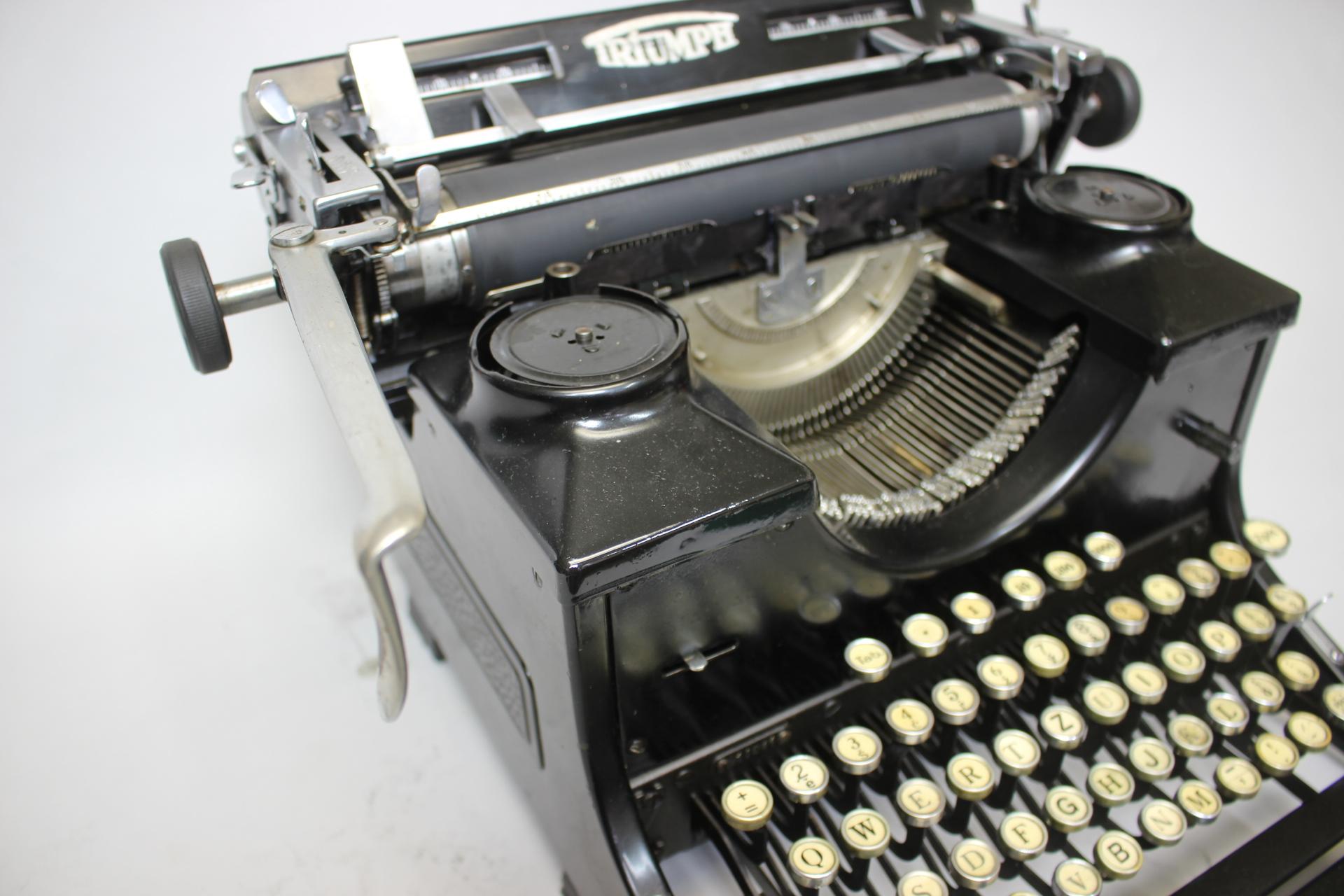 adler universal 39 typewriter