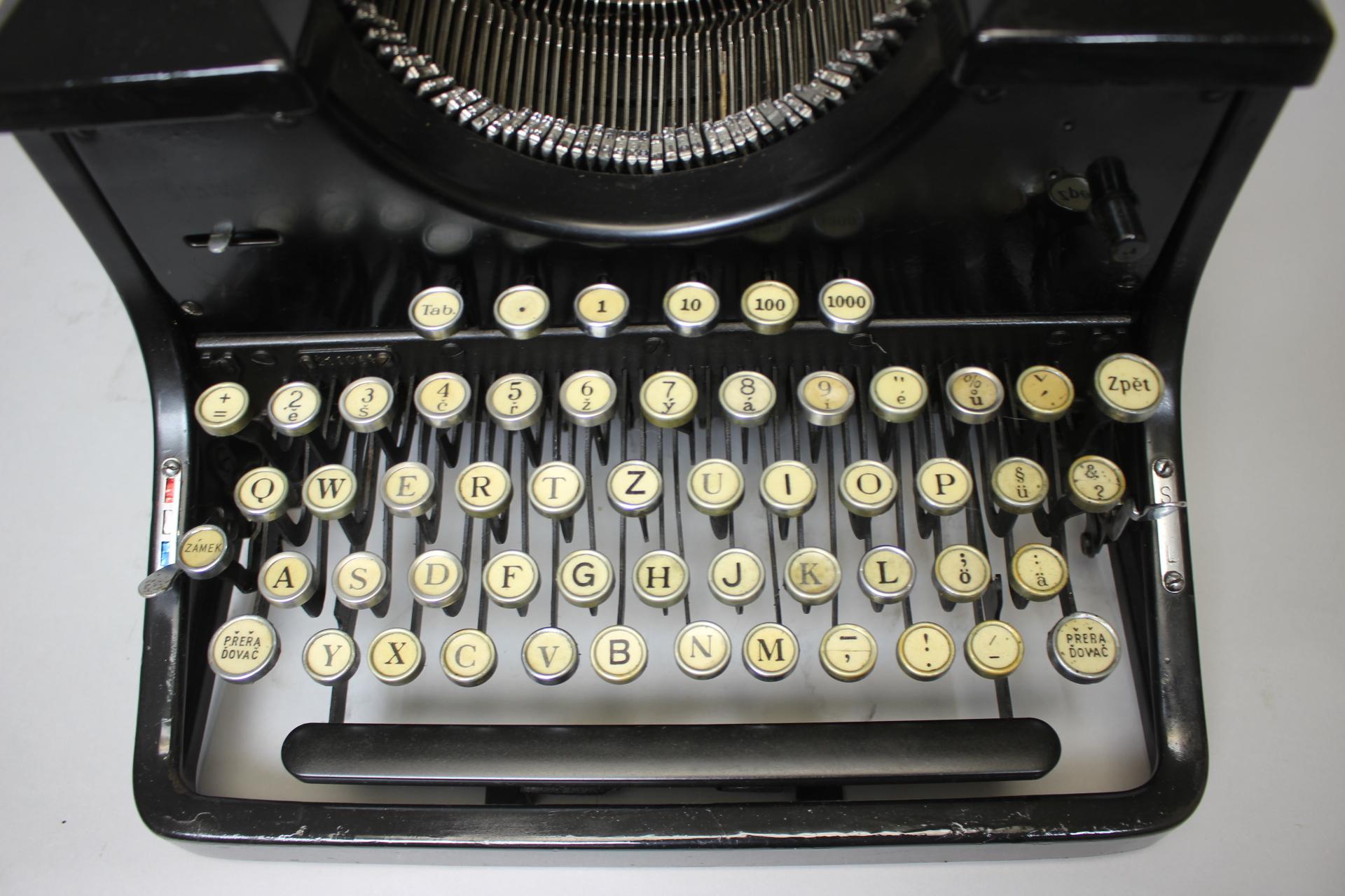 Art Deco Restored Typewriter/ Triumph, Germany, 1915 For Sale