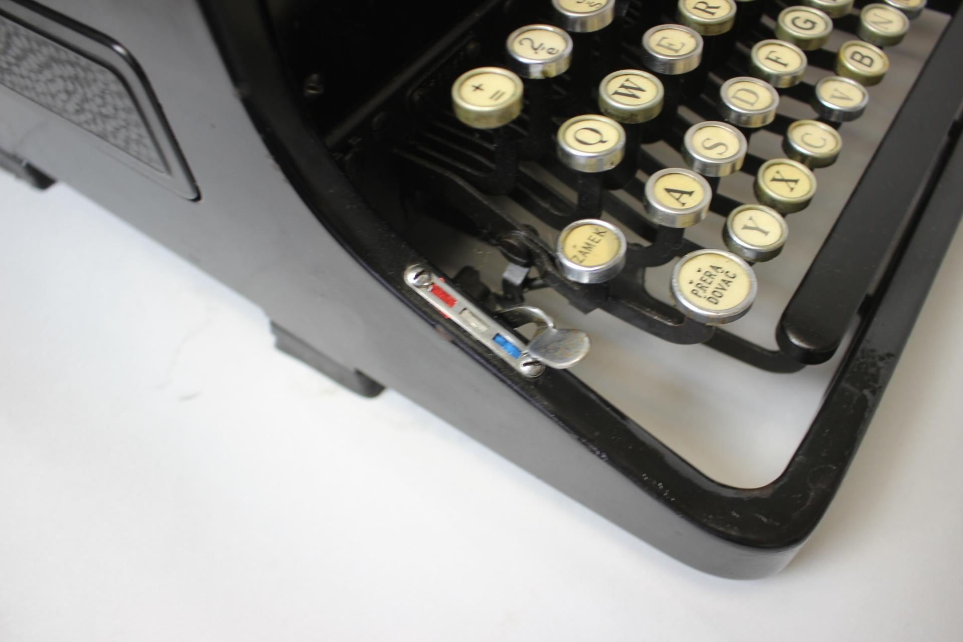 Restored Typewriter/ Triumph, Germany, 1915 For Sale 1