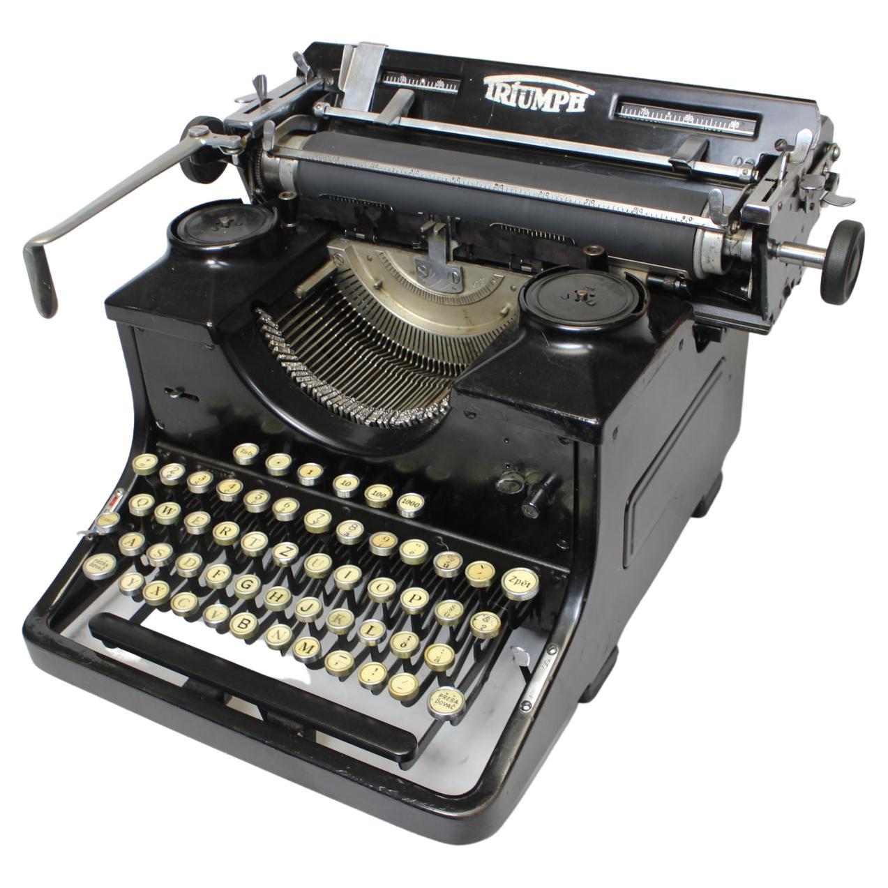 Restored Typewriter/ Triumph, Germany, 1915 For Sale