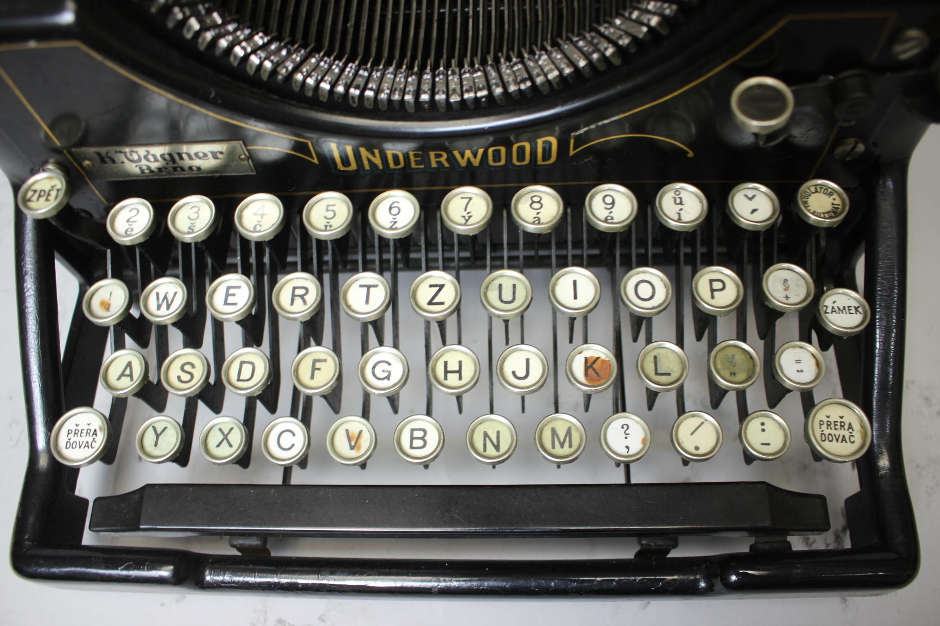 Restaurierte Schreibmaschine/ Underwood, USA, 1920er Jahre (amerikanisch) im Angebot
