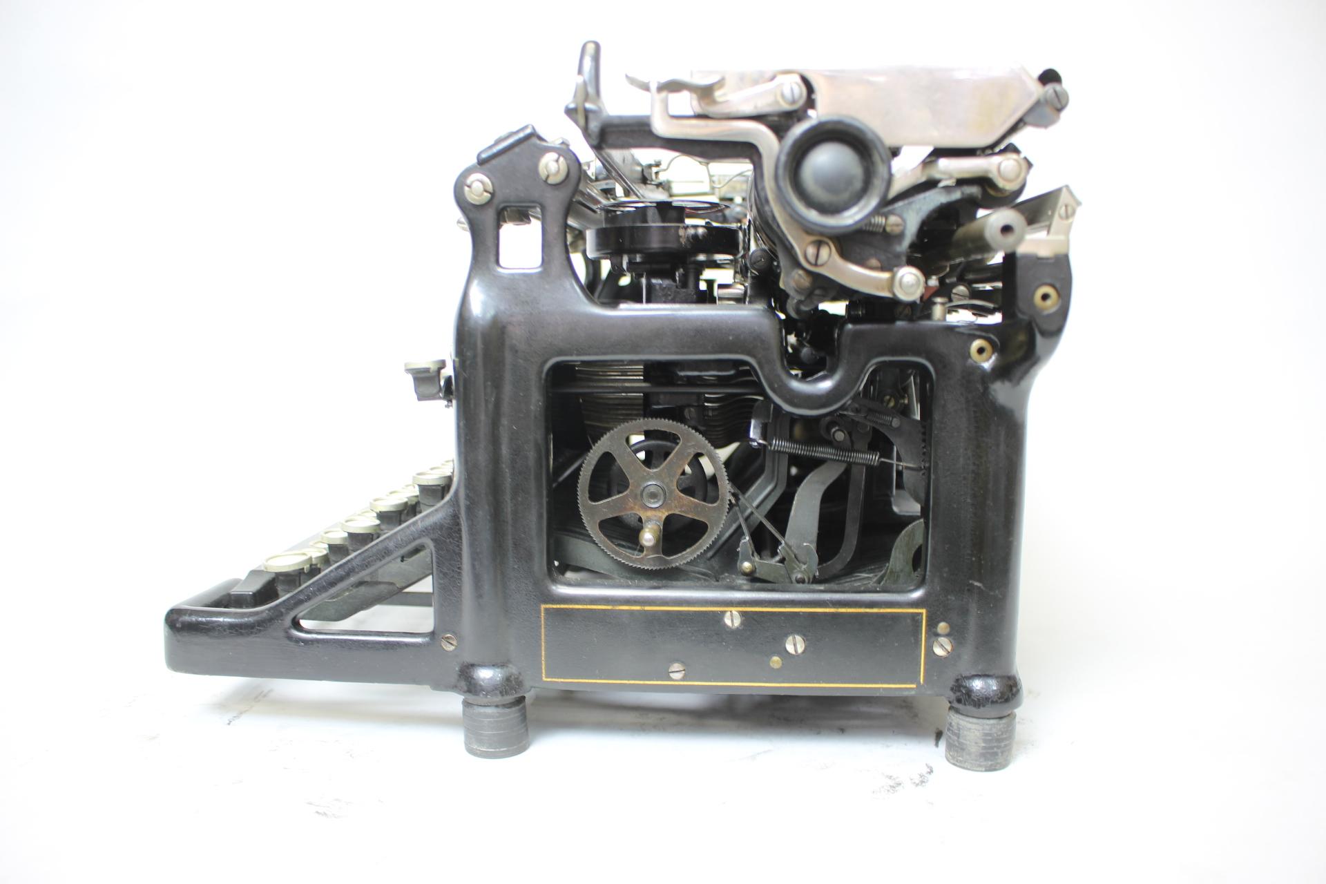 Restaurierte Schreibmaschine/ Underwood, USA, 1920er Jahre im Zustand „Gut“ im Angebot in Praha, CZ