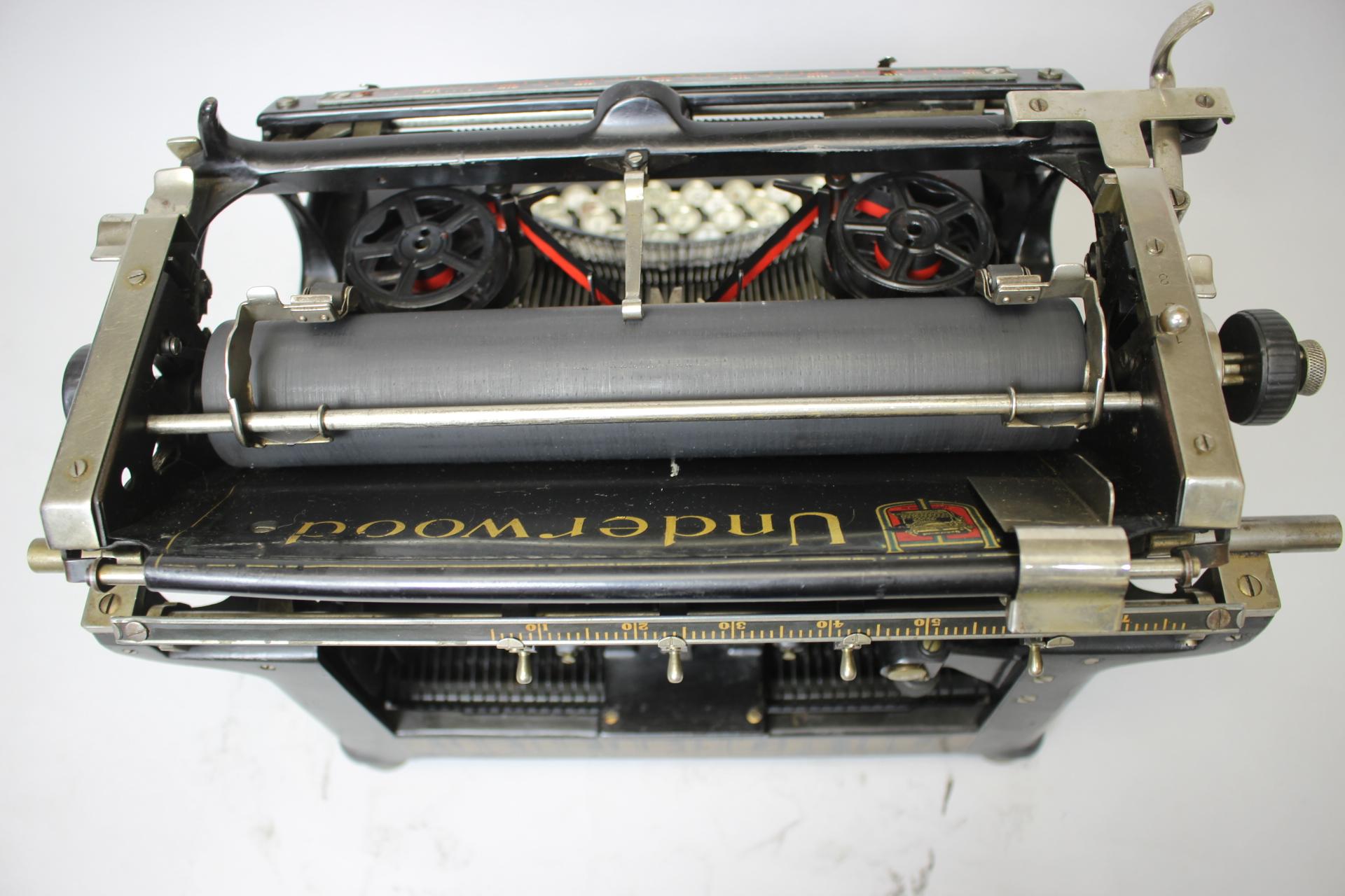 Restaurierte Schreibmaschine/ Underwood, USA, 1920er Jahre (Metall) im Angebot