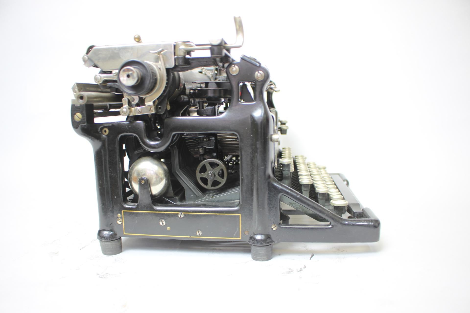 Restaurierte Schreibmaschine/ Underwood, USA, 1920er Jahre im Angebot 1