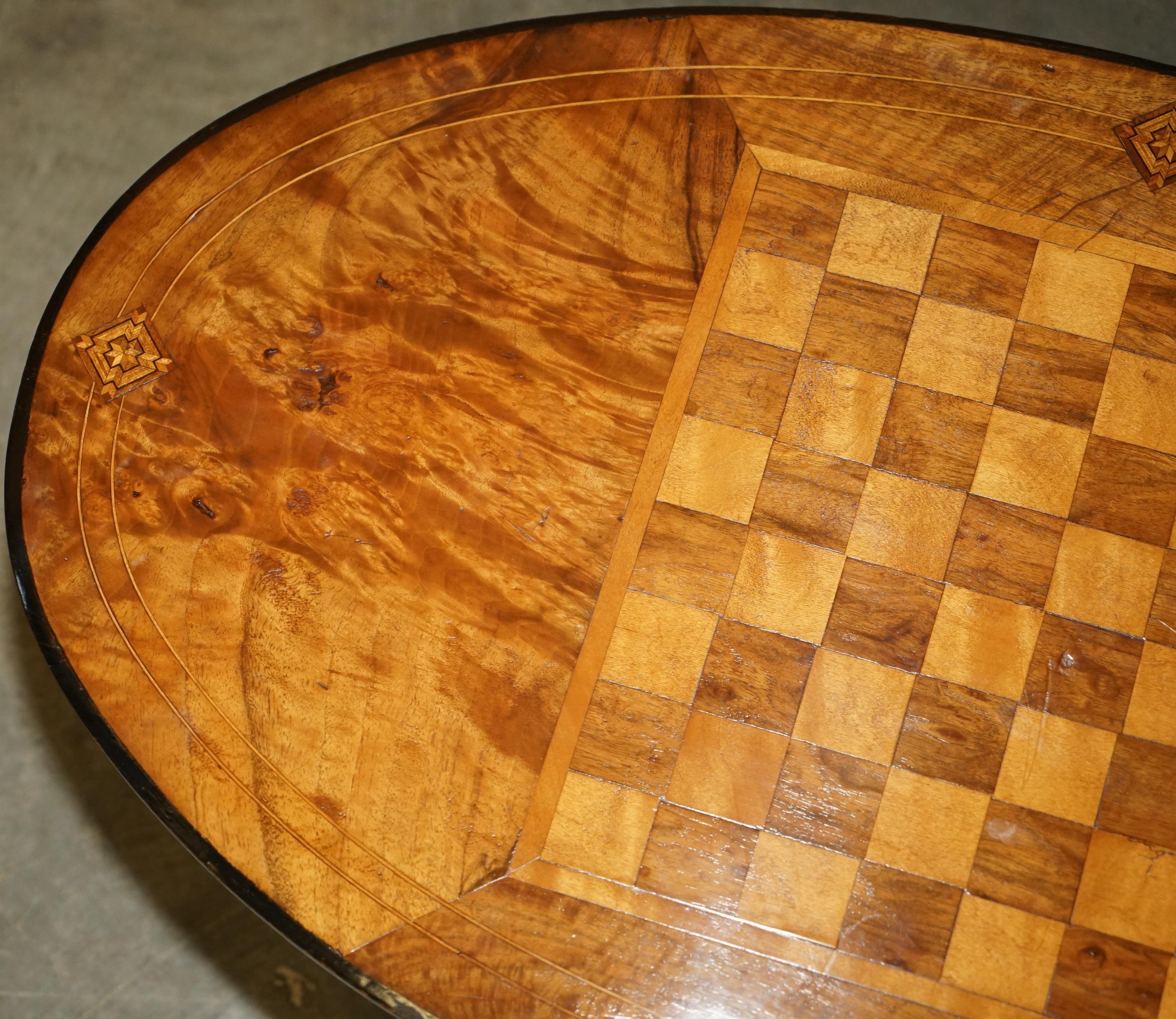 RESTORED ViCTORIAN 1880 WALNUT & HARDWOOD MARQUETRY INLAID CHESS GAMES TABLE In Good Condition In West Sussex, Pulborough
