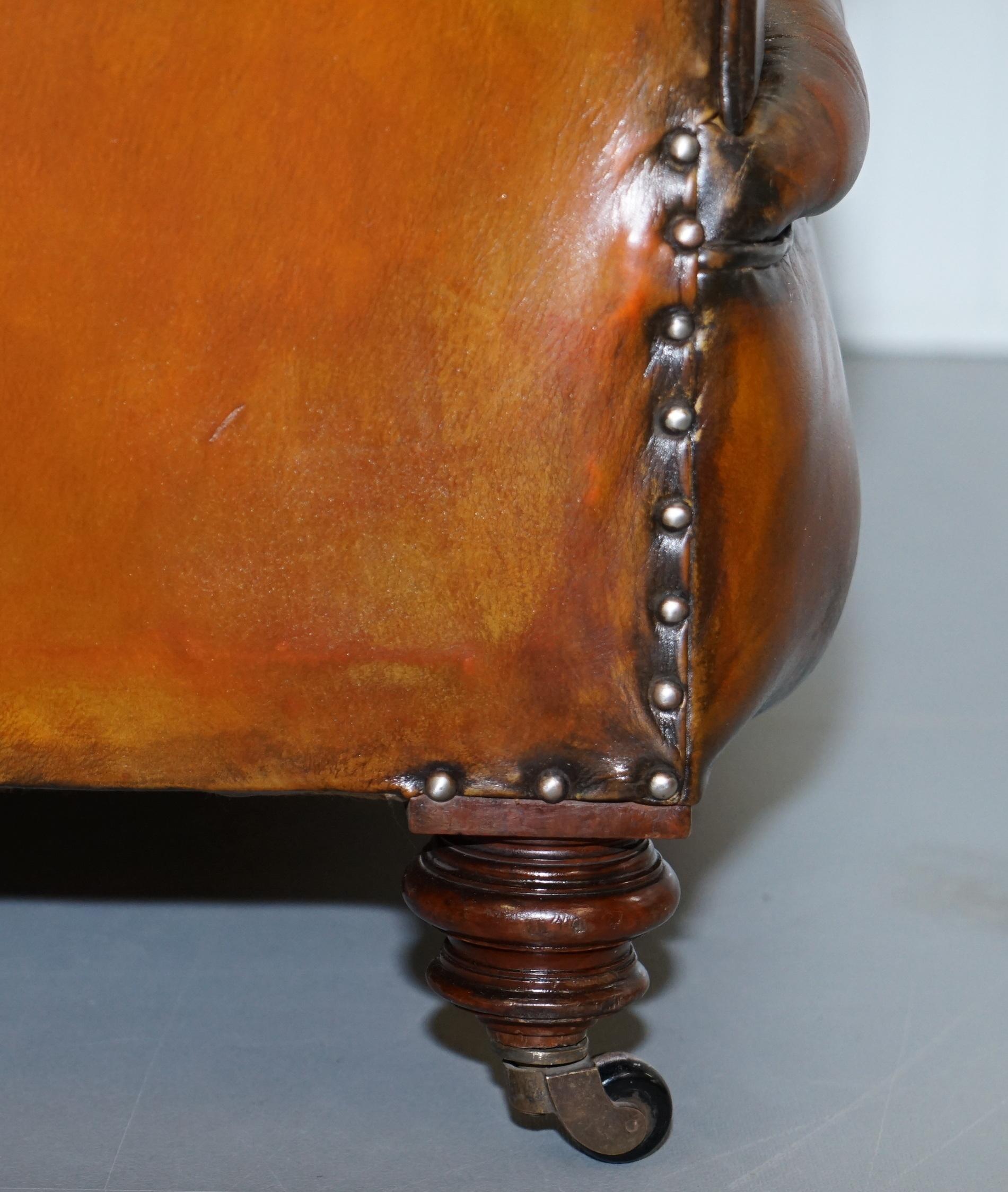 Divano vittoriano restaurato del 1890 di Cornelius V. Smith in pelle marrone con timbro Chesterfield in vendita 8