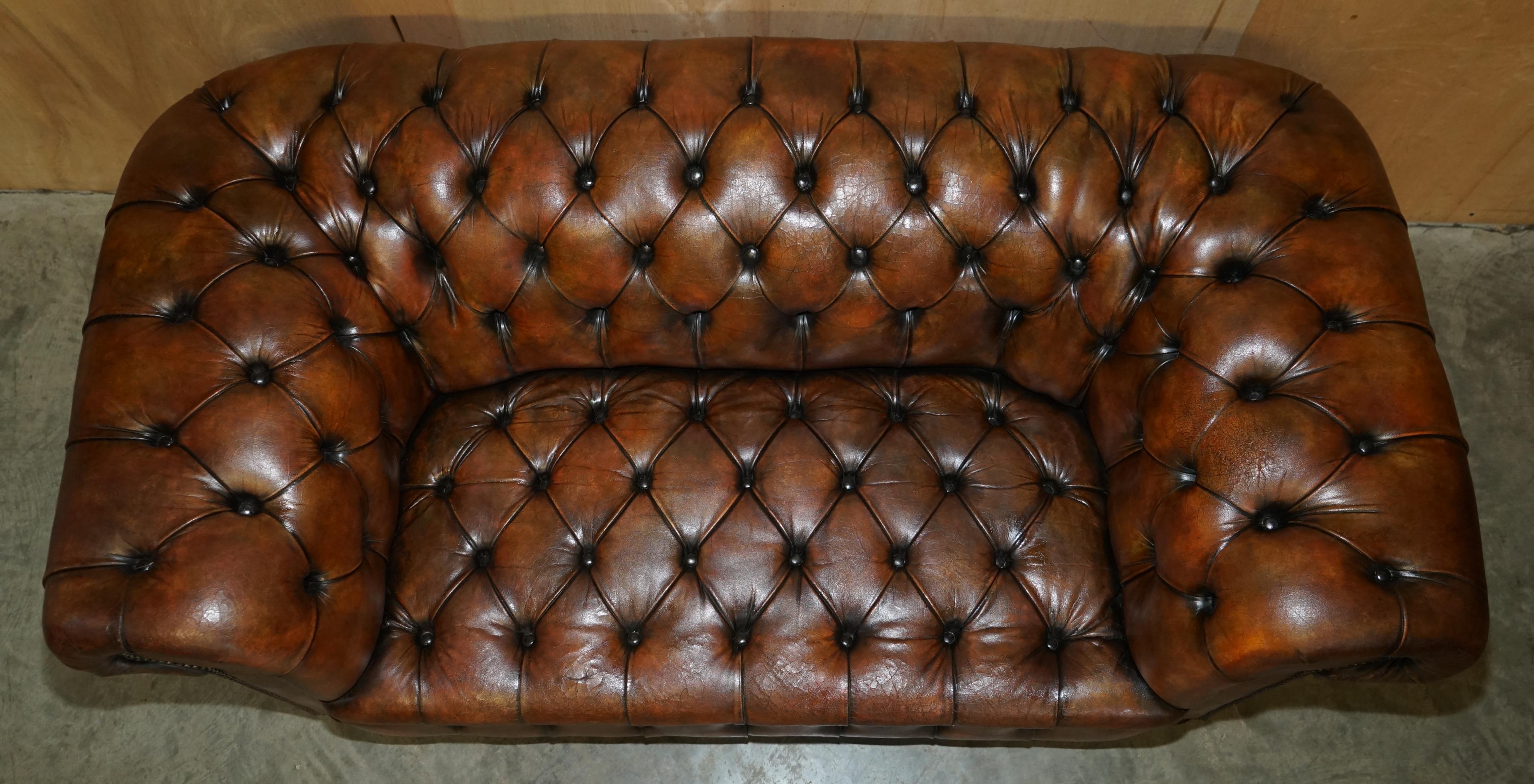 Late Victorian RESTORED VICTORiAN 1890 EXTRA LARGE ARMED CHESTERFIELD BROWN LEATHER CLUB SOFA For Sale