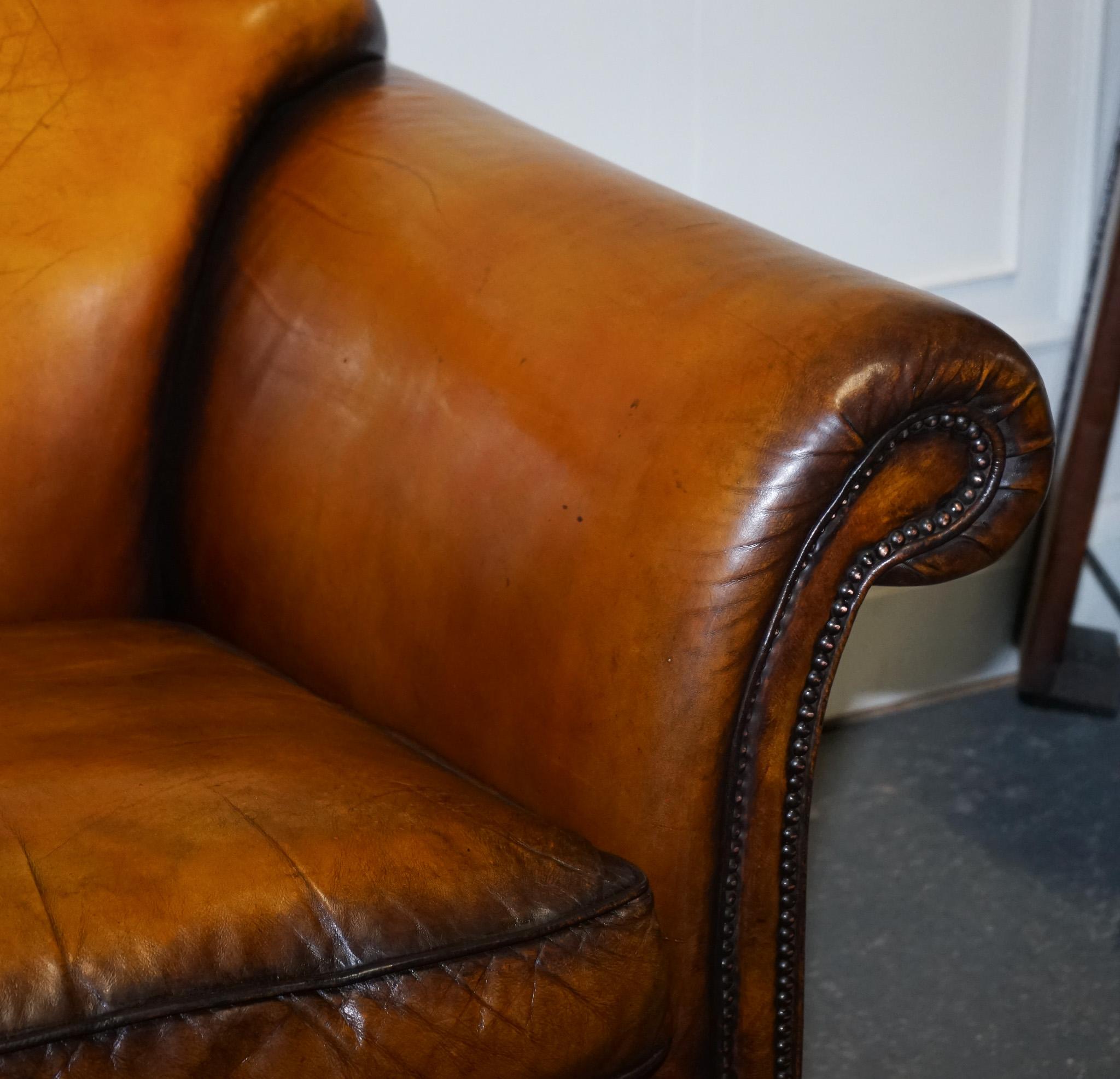 RESTORED VICTORIAN HAND DYED TAN BROWN LEATHER SOFA CHESTERFiELD STUDS In Good Condition For Sale In Pulborough, GB