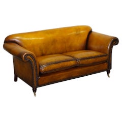RESTORED VICTORIAN HAND DYED TAN BROWN LEATHER SOFA CHESTERFiELD STUDS
