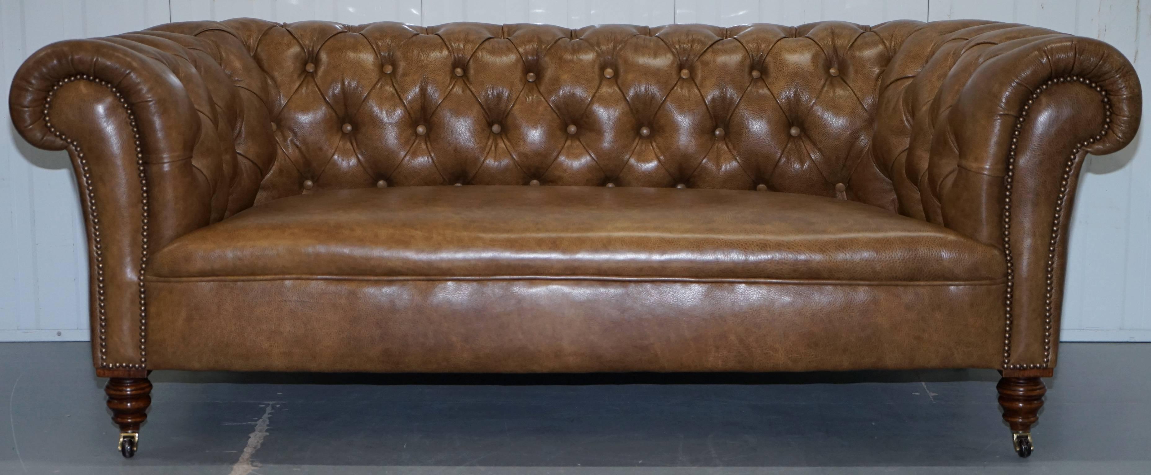 We are delighted to offer for sale this lovely fully restored aged brown heritage leather Victorian Chesterfield club sofa with a walnut frame 

This sofa has been fully restored to include new leather upholstery, the legs have been lightly