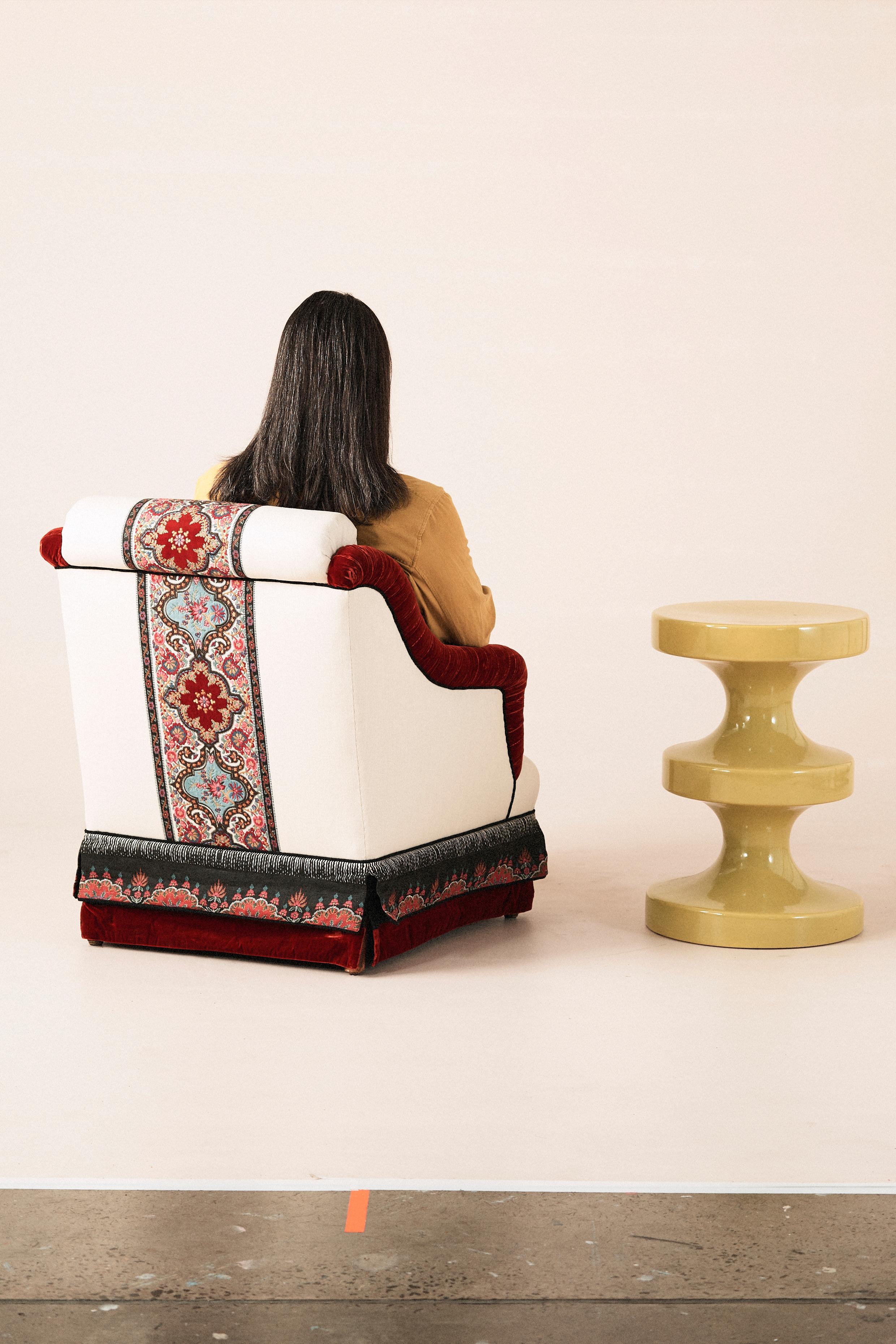 Rococo Fauteuil Vintage By restauré et retapissé en Pierre Frey en vente