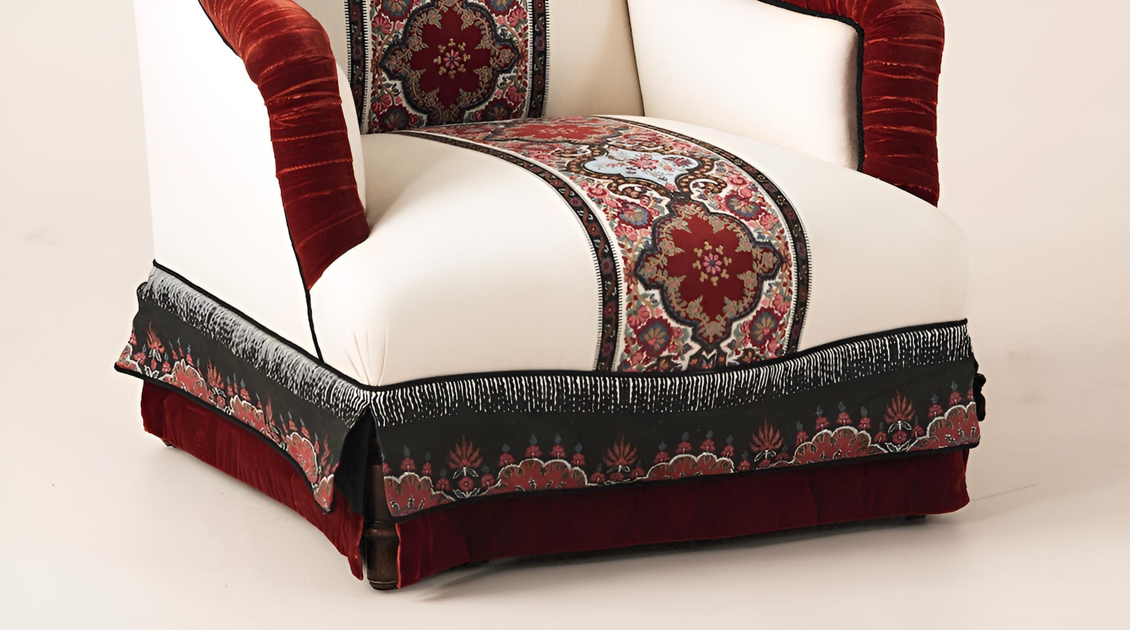 Début du 20ème siècle Fauteuil Vintage By restauré et retapissé en Pierre Frey en vente