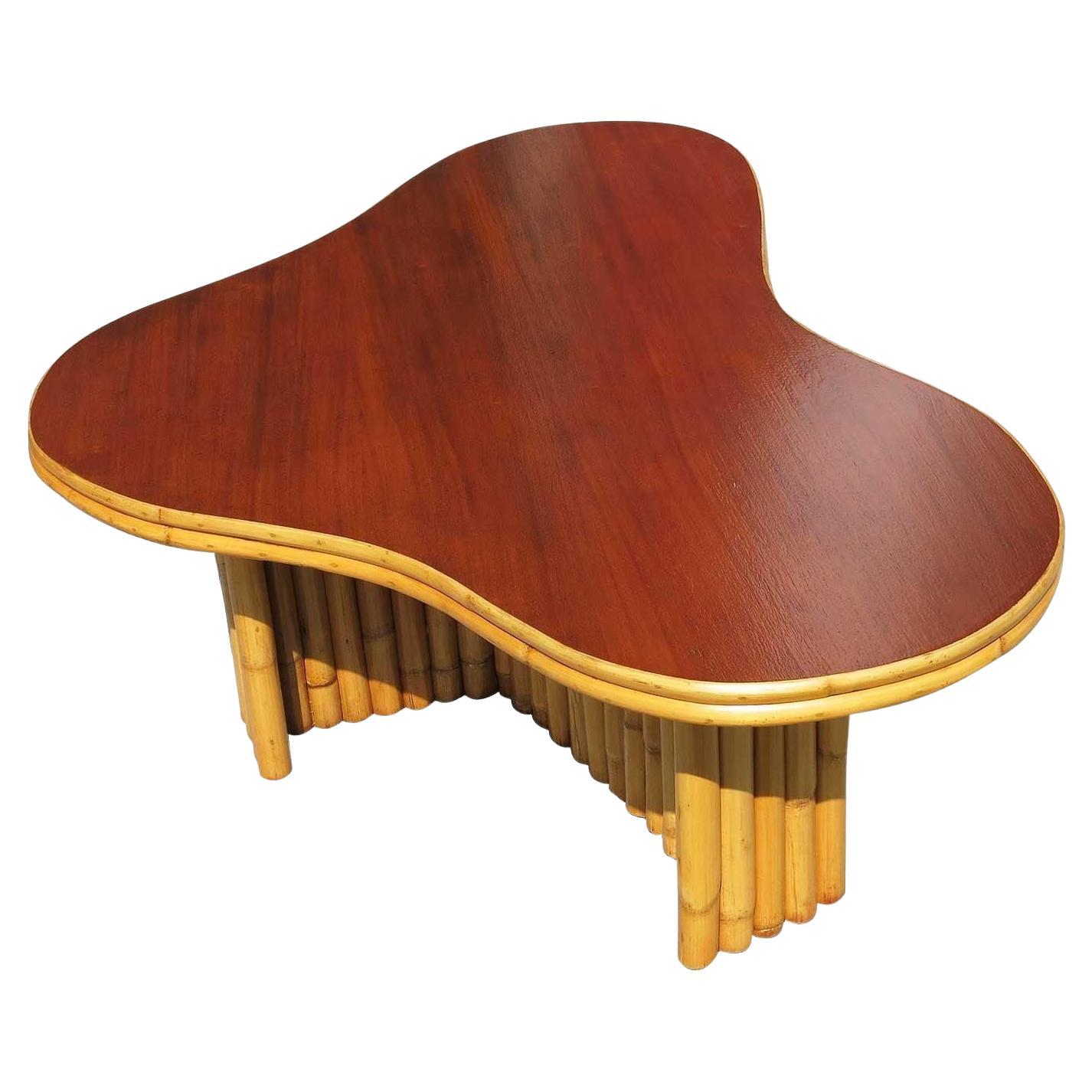 Tavolino Biomorfo d'epoca in rattan e mogano restaurato