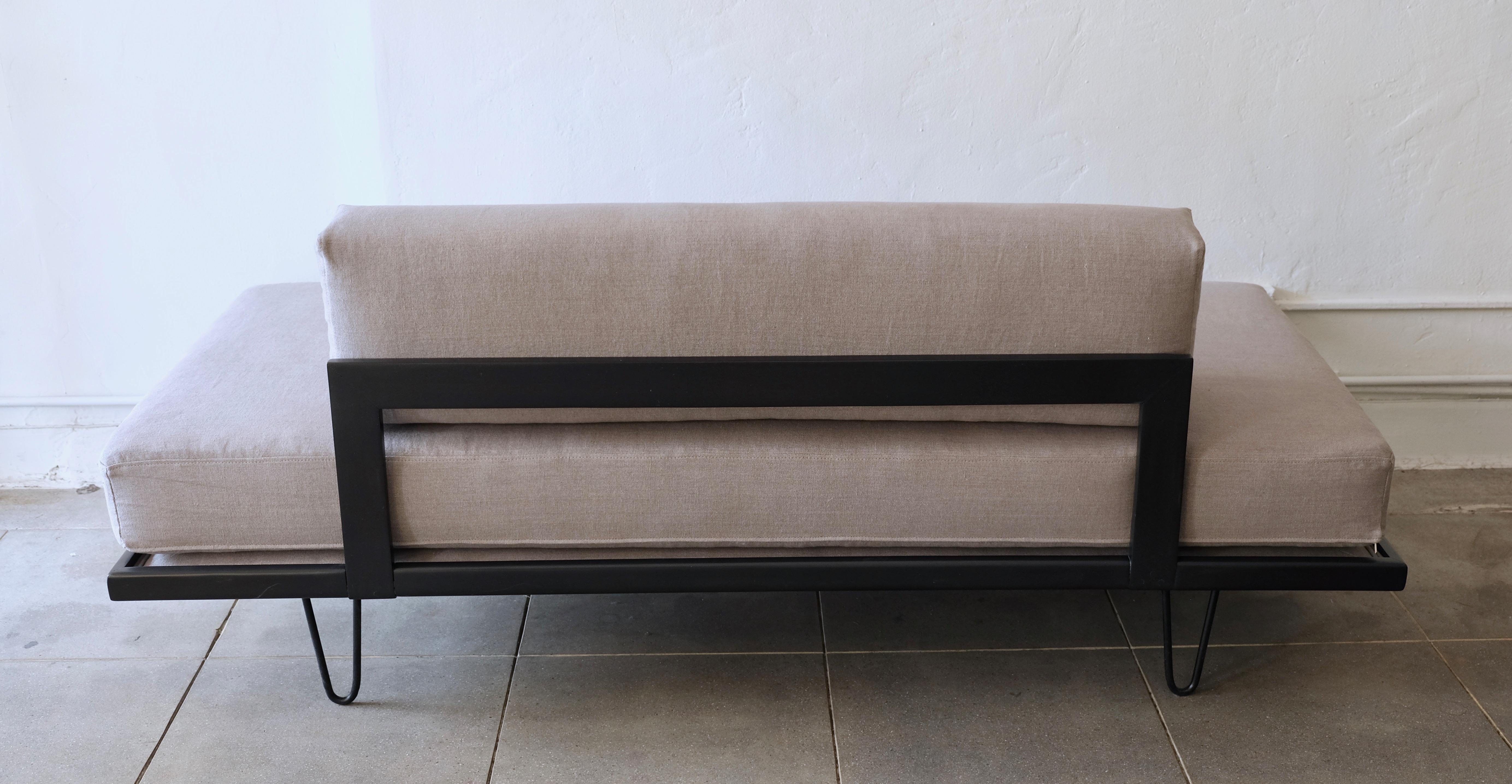 Restored Vintage Grey Linen and Black V-Leg Daybed In Excellent Condition For Sale In Palm Springs, CA