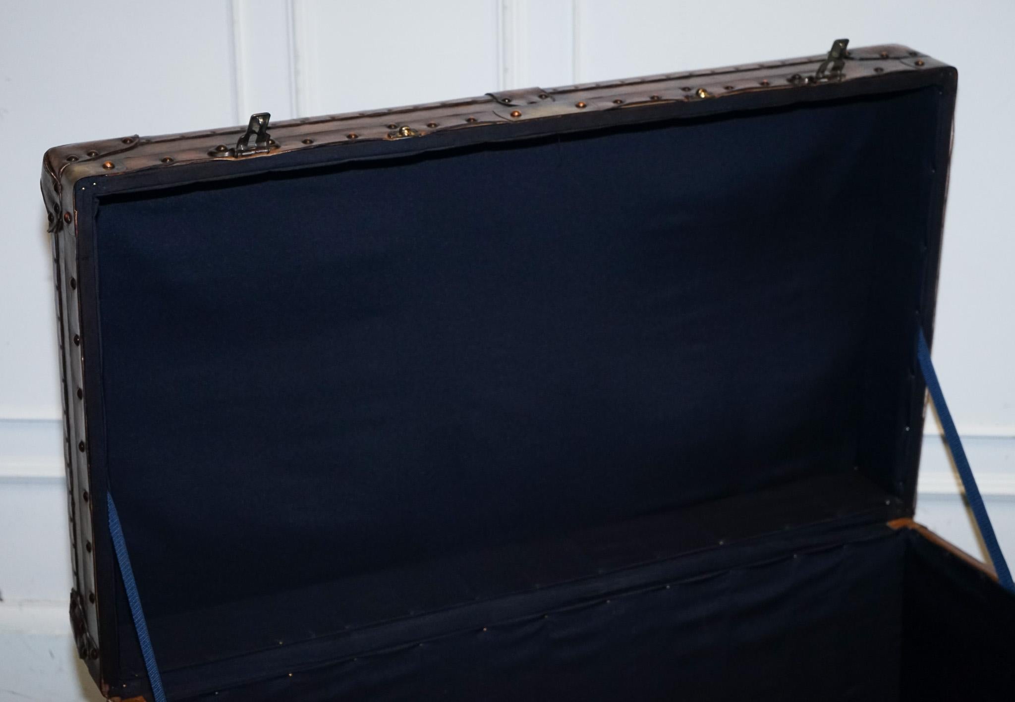 MOBILE DE STOCKAGE RESTAURÉE EN CUIR BRUN TEINT A LA MAIN ViNTAGE en vente 2