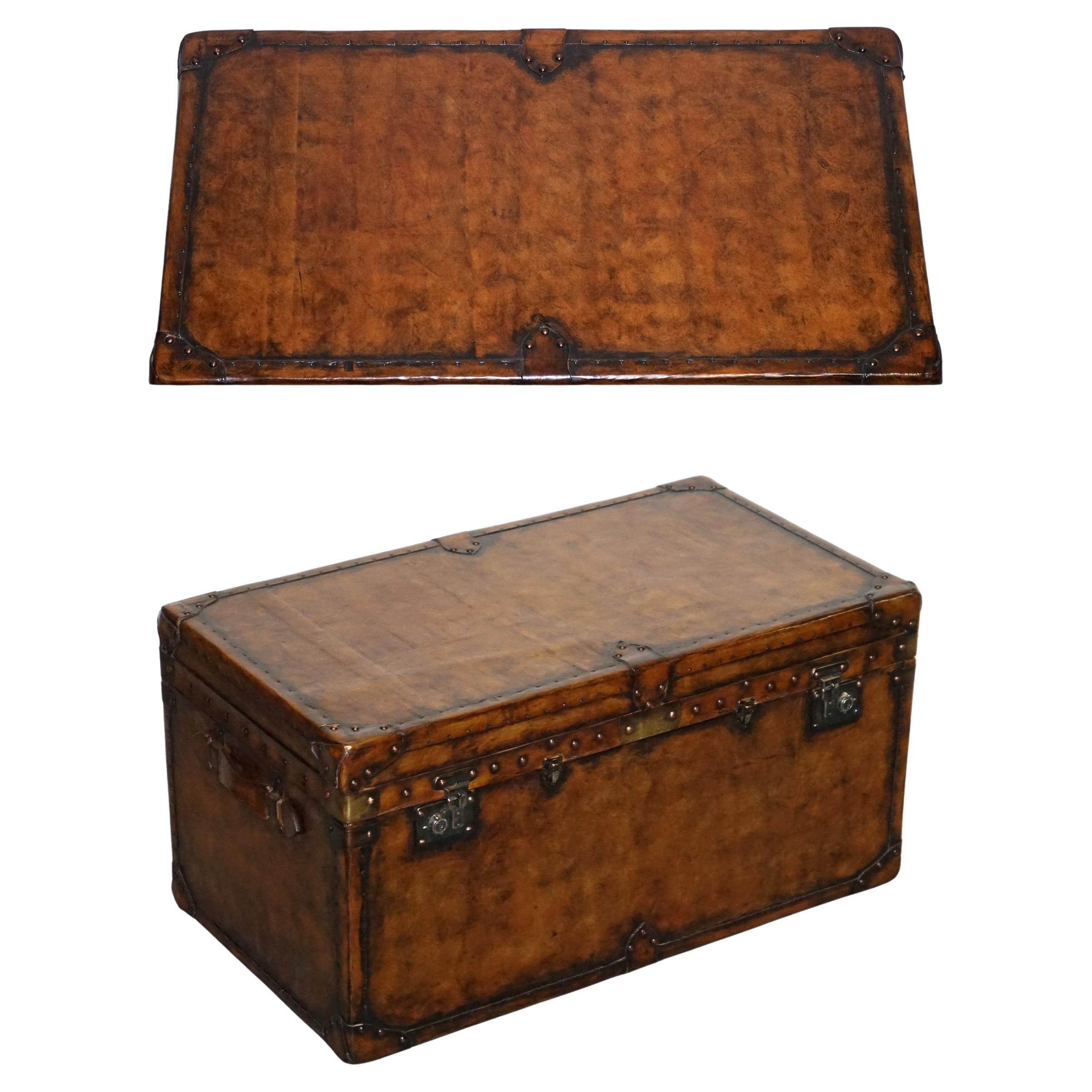 MOBILE DE STOCKAGE RESTAURÉE EN CUIR BRUN TEINT A LA MAIN ViNTAGE en vente
