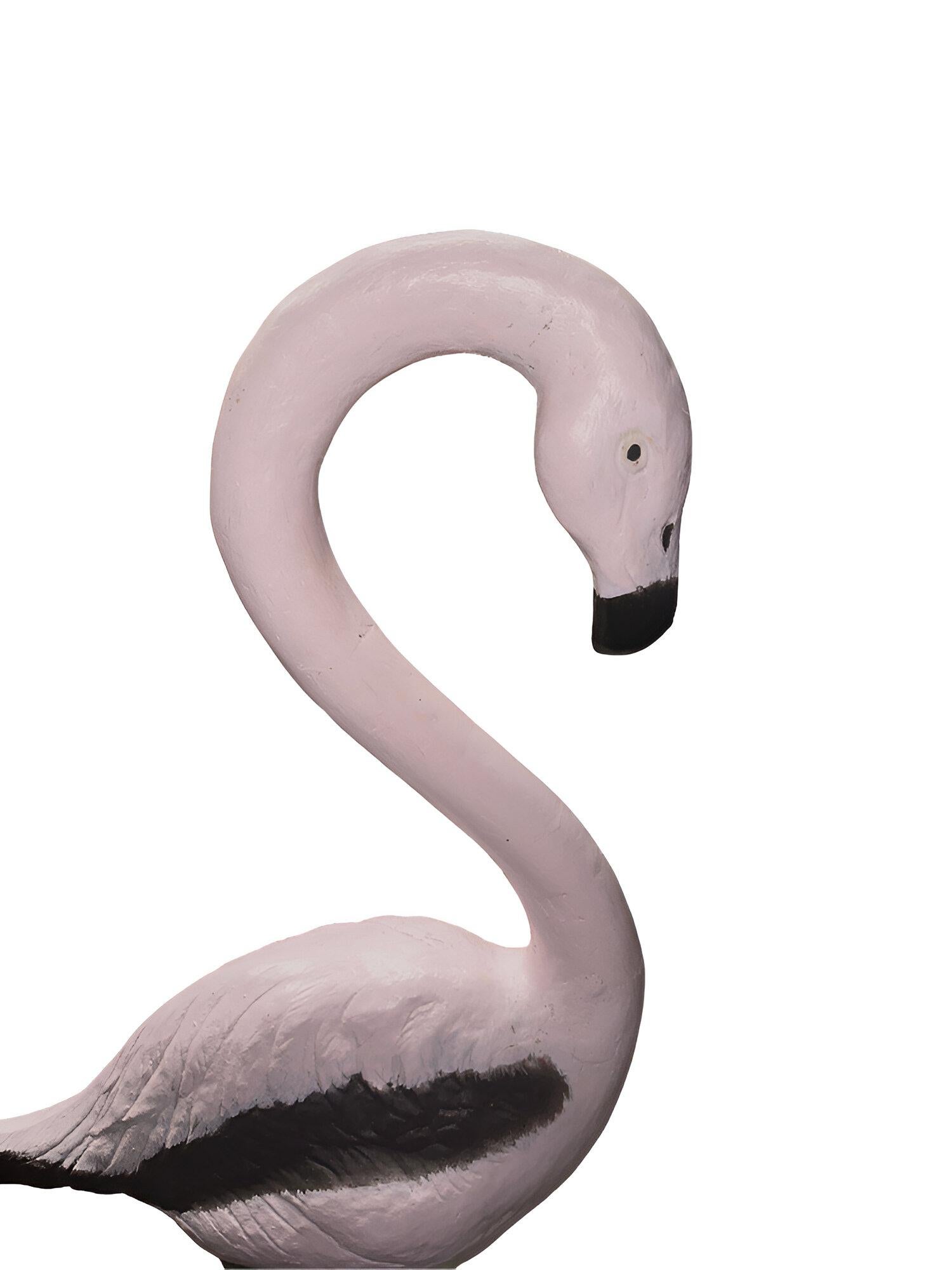 Cemento Statue di fenicotteri rosa restaurate a grandezza naturale - Coppia di dimensioni reali in vendita