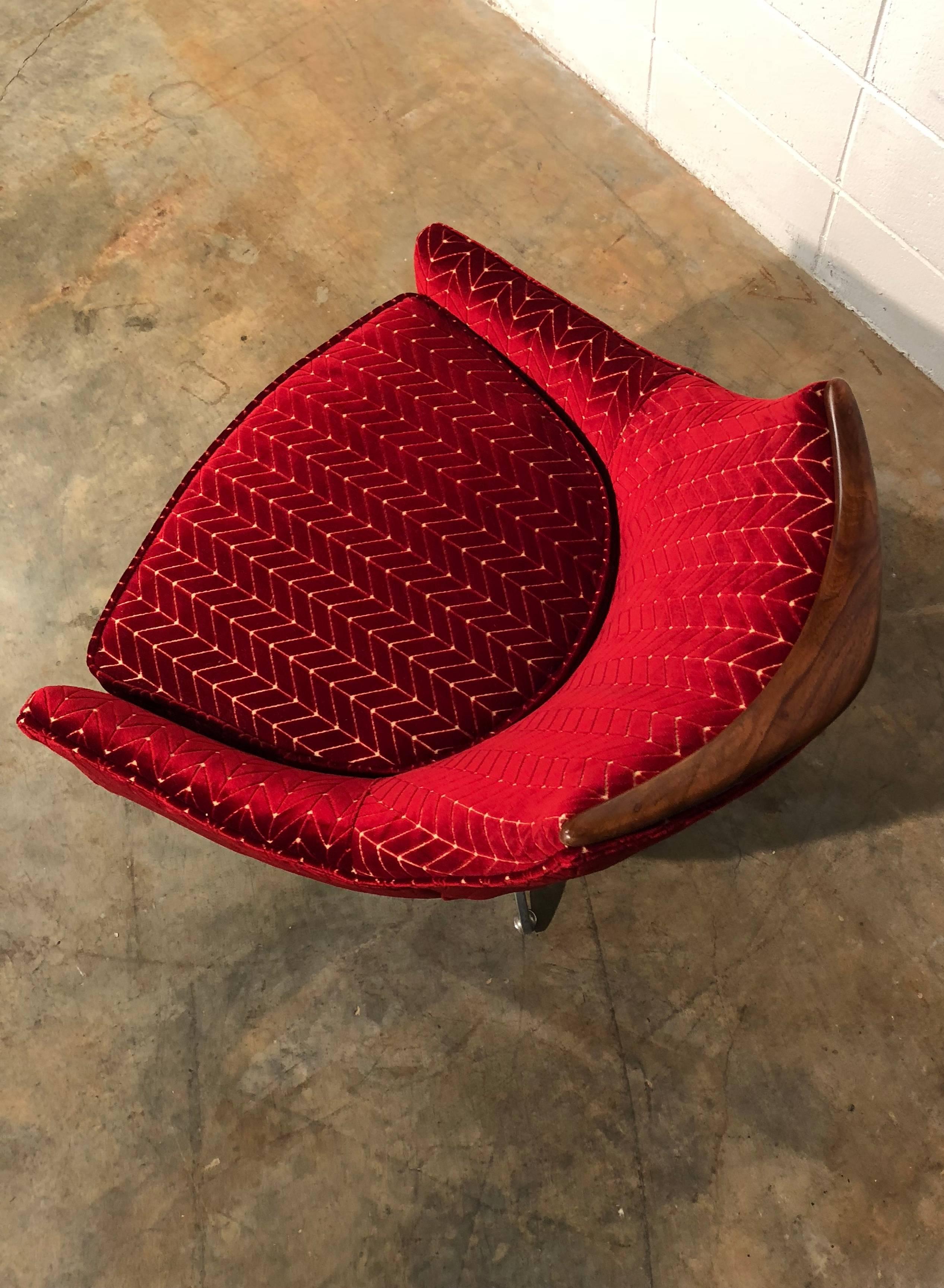Restored Vintage Mid-Century Modern Swivel Chair, Velvet and Walnut 7