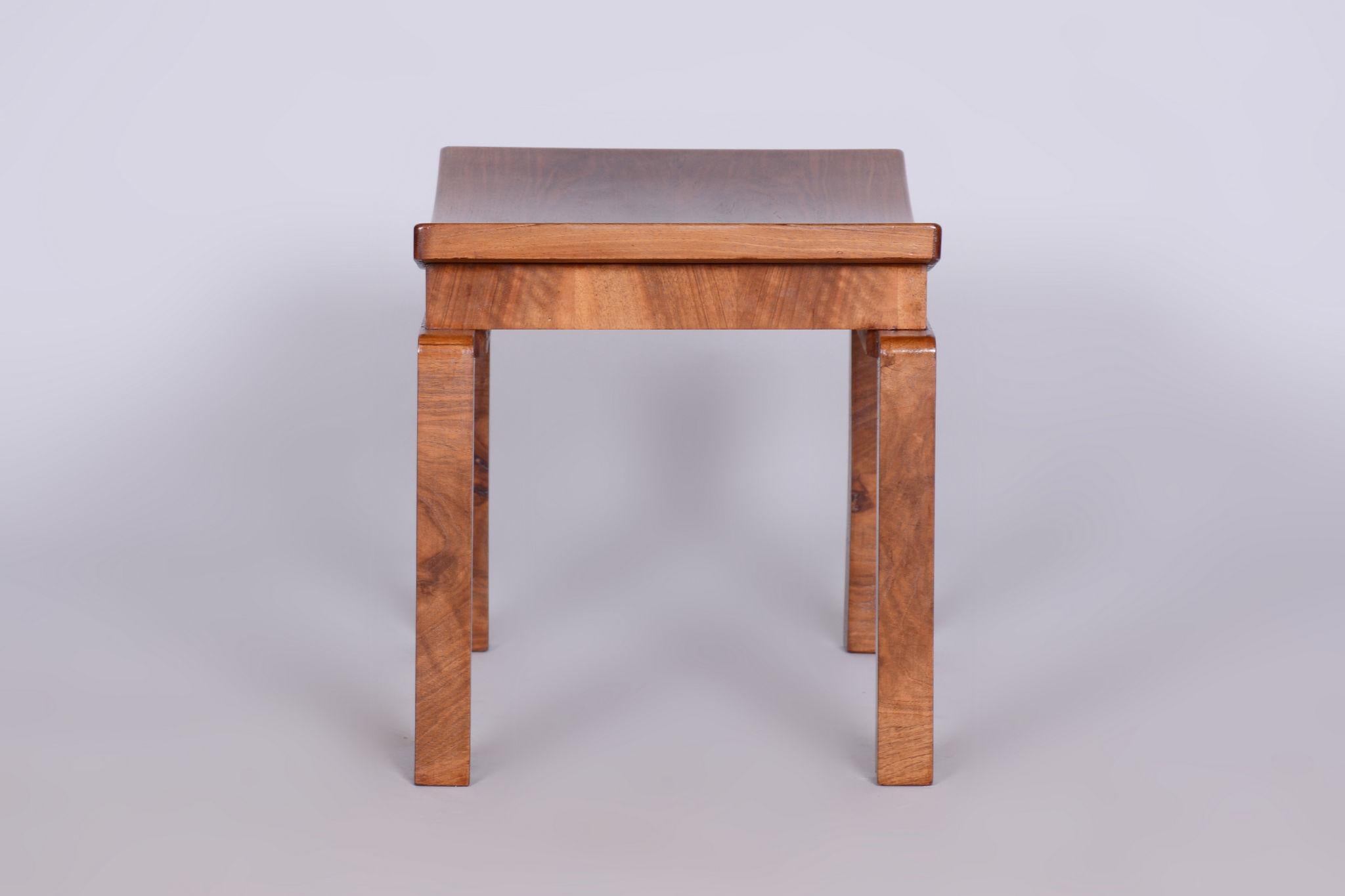 Restored Walnut ArtDeco Stool. Revived Polish.

Source: Czechia
Period: 1920-1929
Material: Walnut

Our professional refurbishing team in Czechia has fully restored it according to the original process. 

This item features classic Art Deco