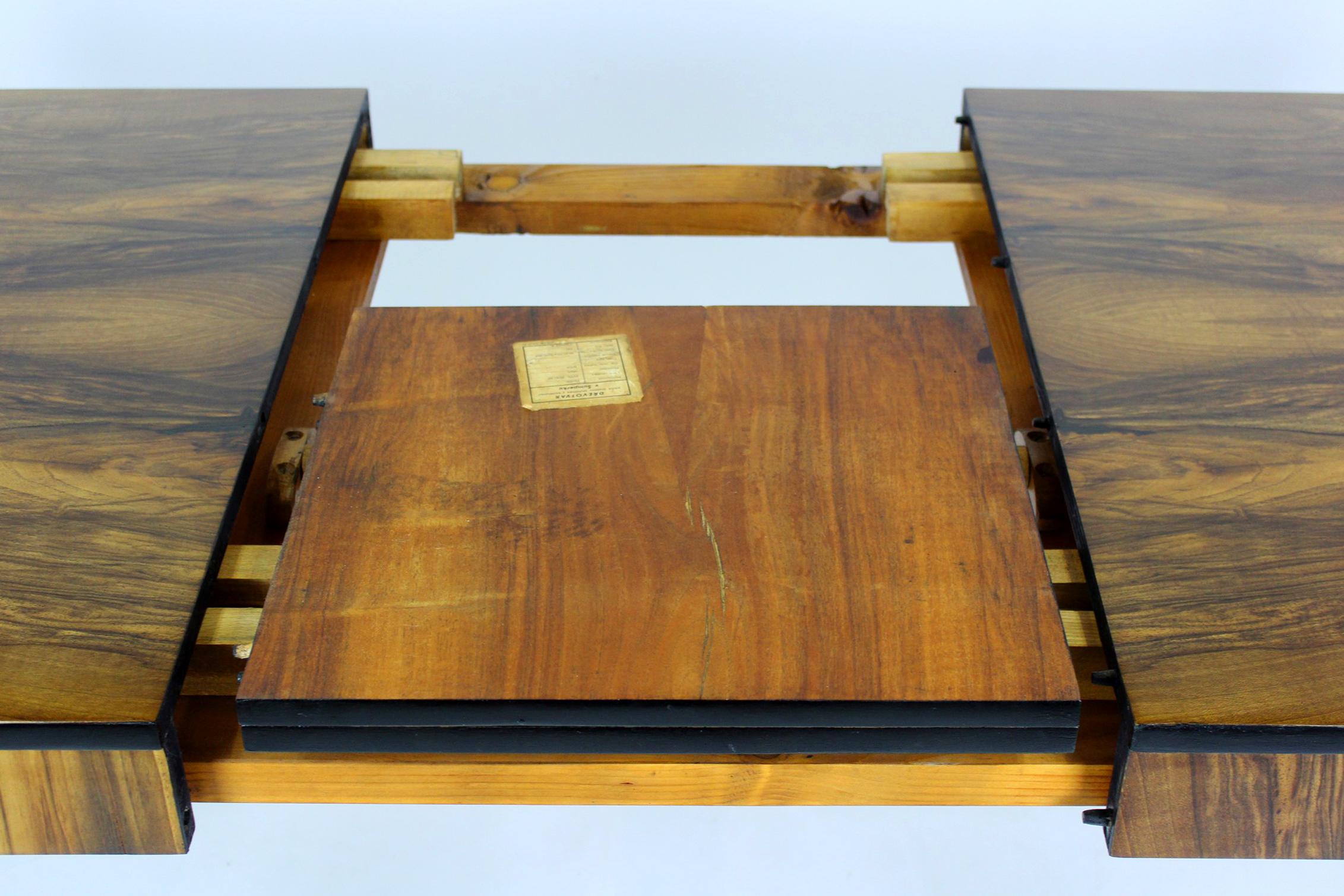 Restored Walnut Folding Dining Table by Jindřich Halabala for Drevotvar, 1940s For Sale 9