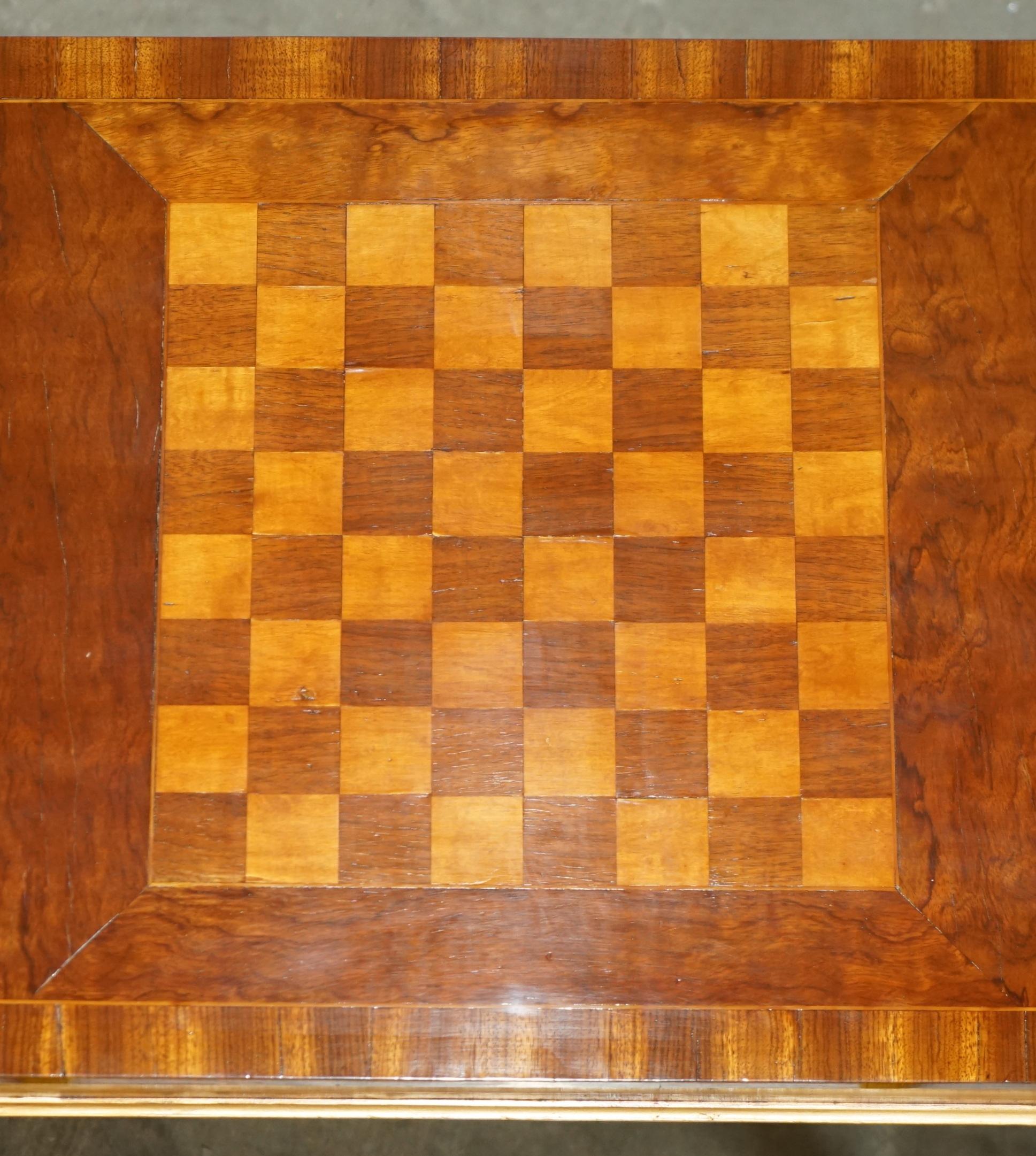 RESTORED WALNUT SATiNWOOD & HARDWOOD ANTIQUE VICTORIAN CHESSBOARD GAMES TABLE For Sale 3