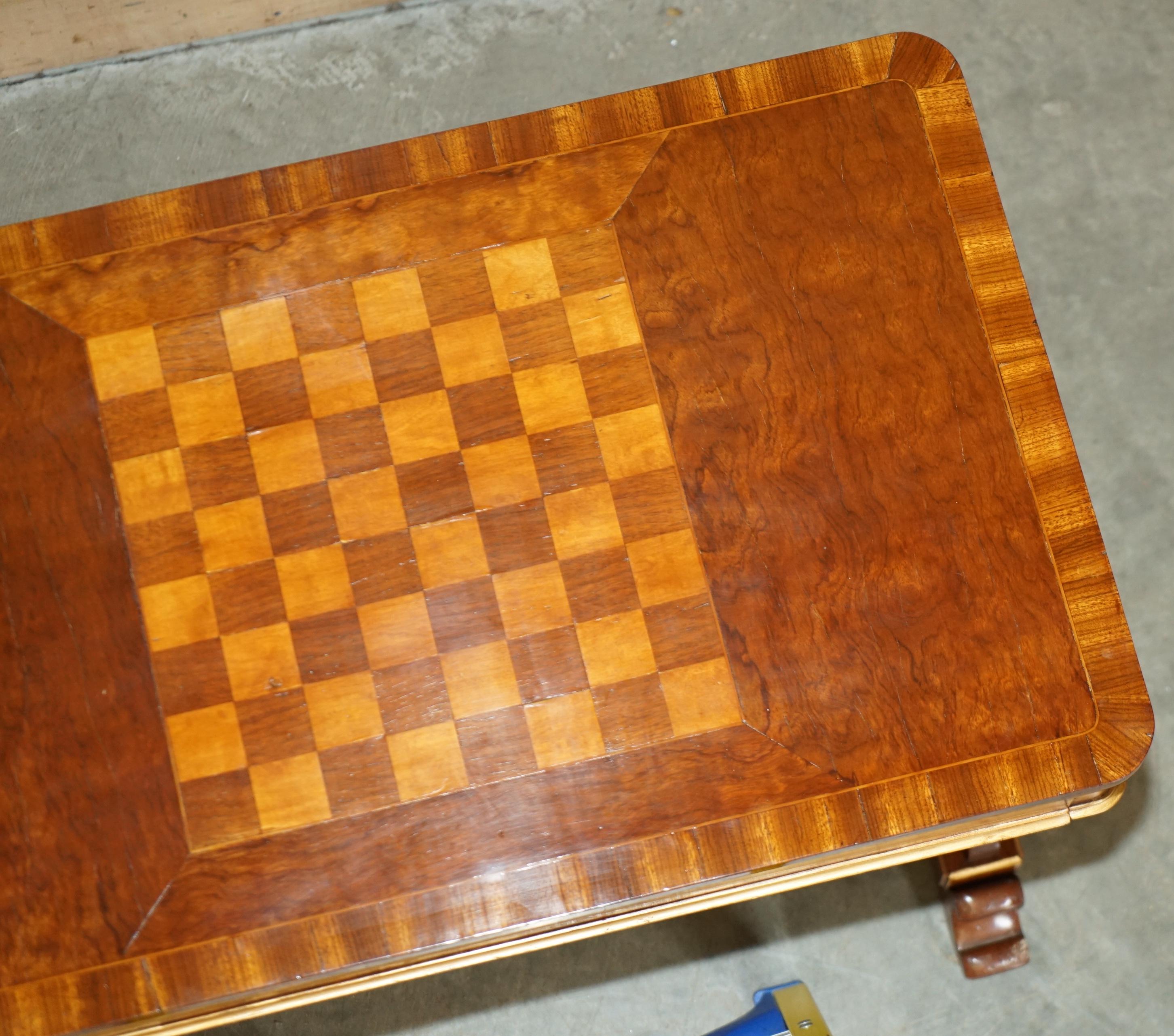RESTORED WALNUT SATiNWOOD & HARDWOOD ANTIQUE VICTORIAN CHESSBOARD GAMES TABLE For Sale 4