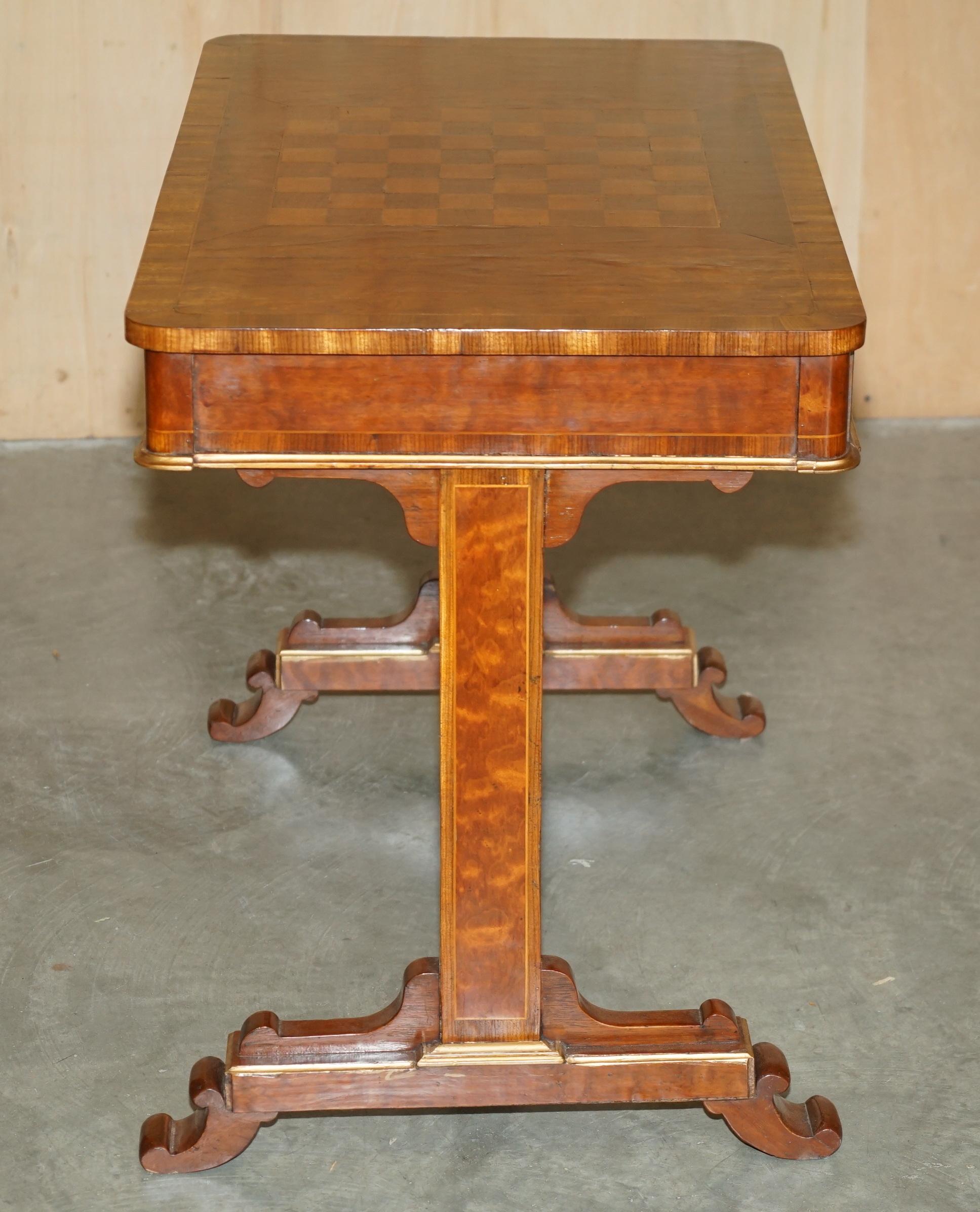 RESTORED WALNUT SATiNWOOD & HARDWOOD ANTIQUE VICTORIAN CHESSBOARD GAMES TABLE For Sale 7