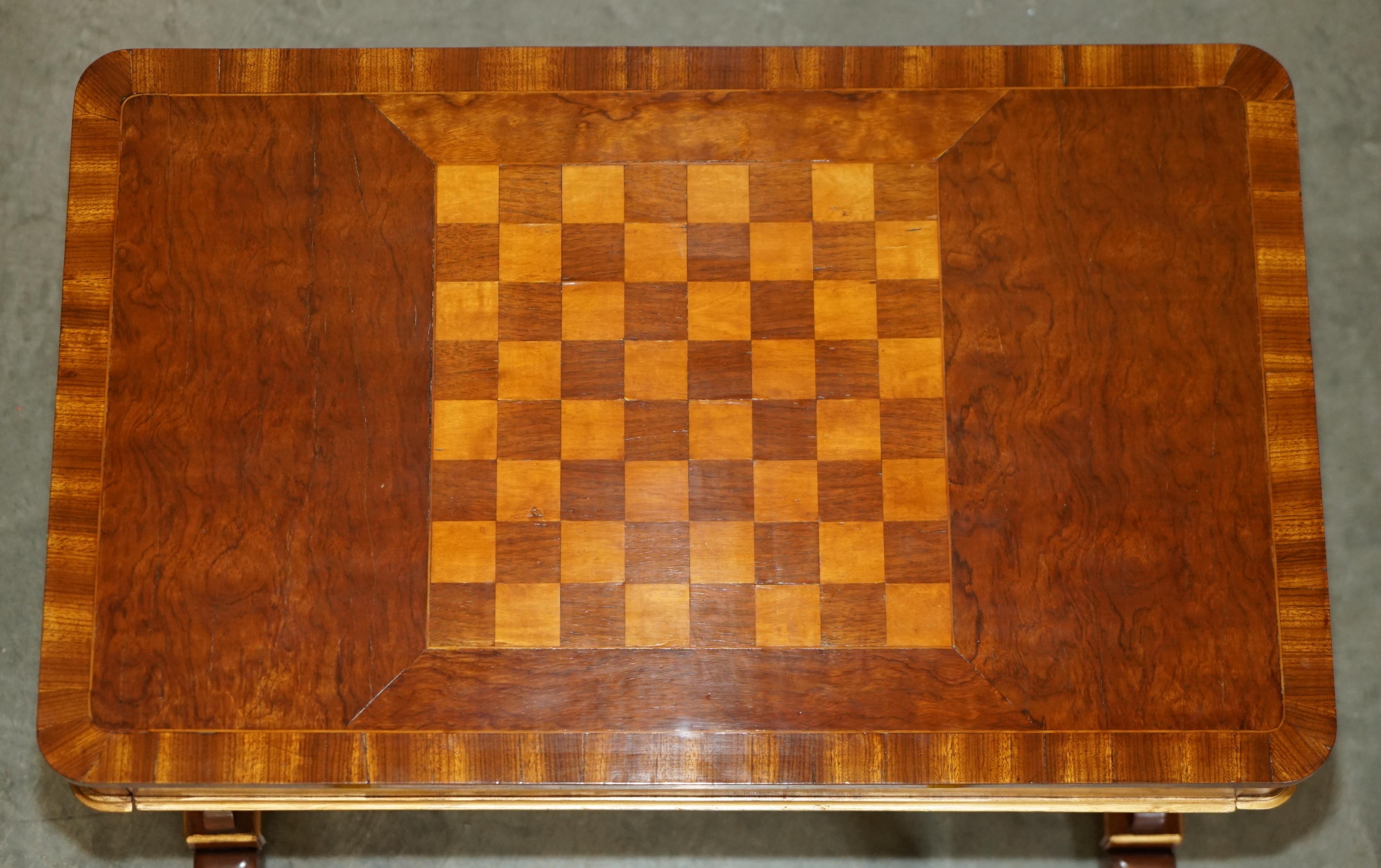 RESTORED WALNUT SATiNWOOD & HARDWOOD ANTIQUE VICTORIAN CHESSBOARD GAMES TABLE For Sale 1