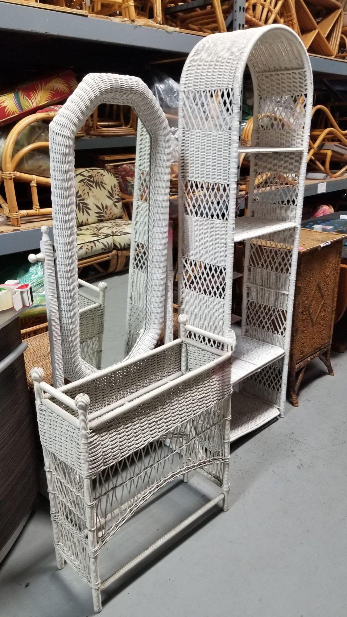 Restored White Rattan Wicker Arched Bookcase In Excellent Condition For Sale In Van Nuys, CA