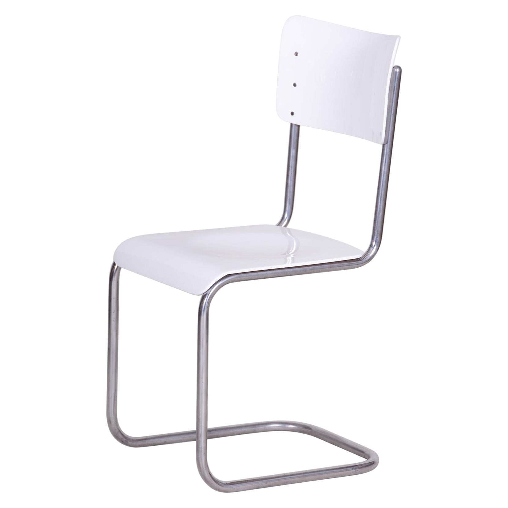 Restored White Vintage Bauhaus Chair Manufactured by Vichr a Spol, 1930-1939 For Sale