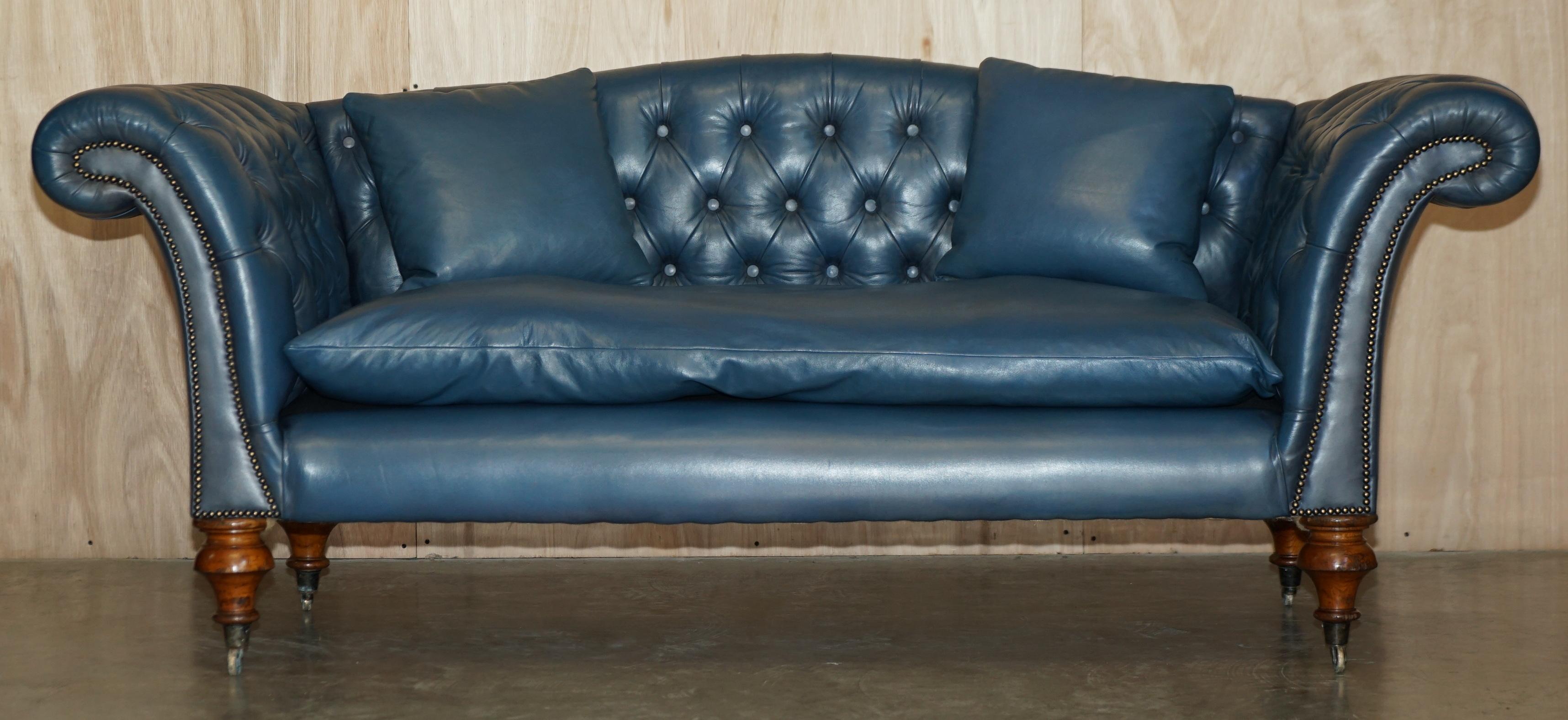 Königshaus Antiquitäten

Royal House Antiques freut sich, dieses atemberaubende, vollständig restaurierte blaue Regency-Sofa mit William-IV-Rückenlehne und gedrechselten Ulmenbeinen zum Verkauf anbieten zu können

Bitte beachten Sie die Liefergebühr