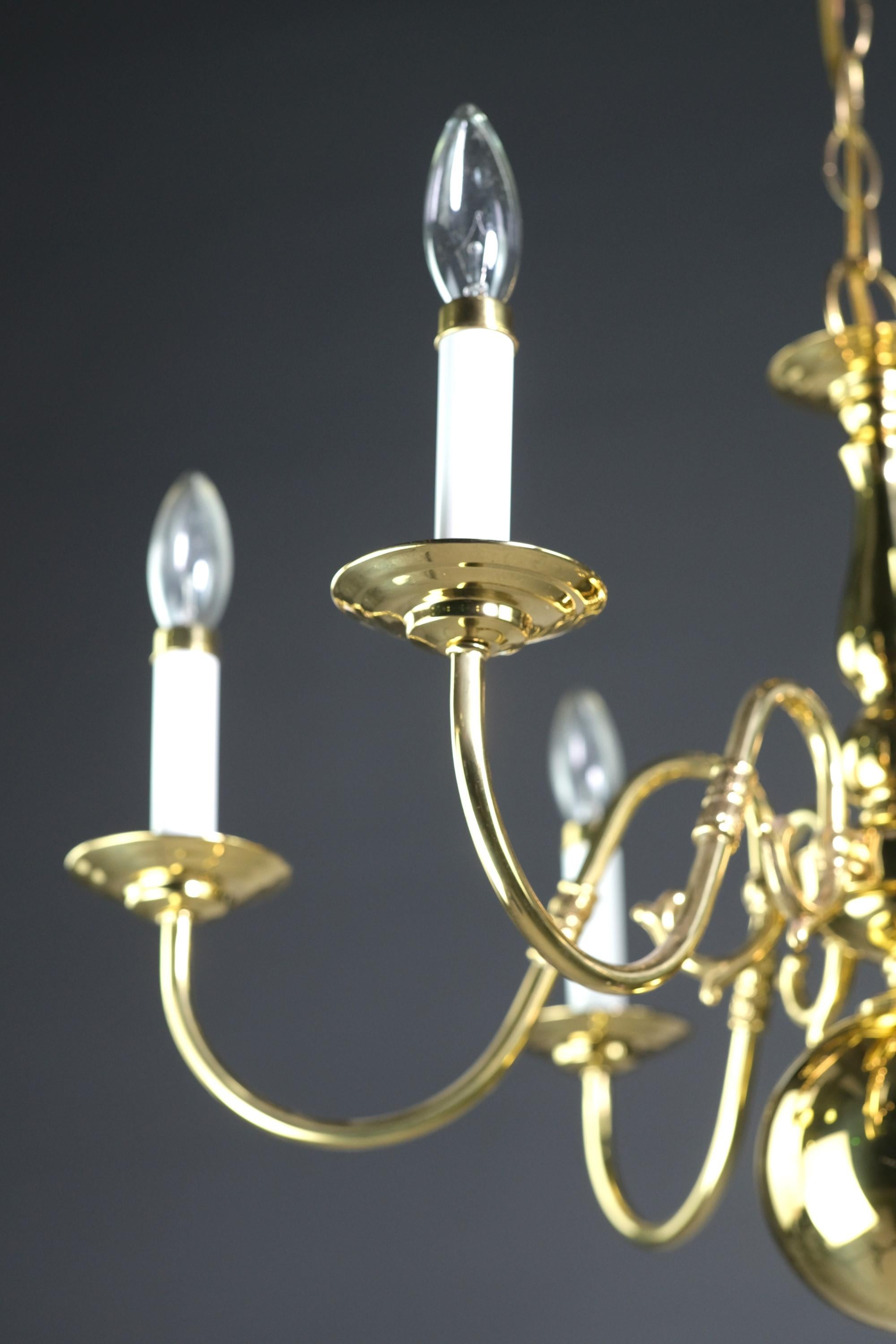 Restored Williamsburg Style Polished Brass Chandelier 6 Arms In Good Condition For Sale In New York, NY