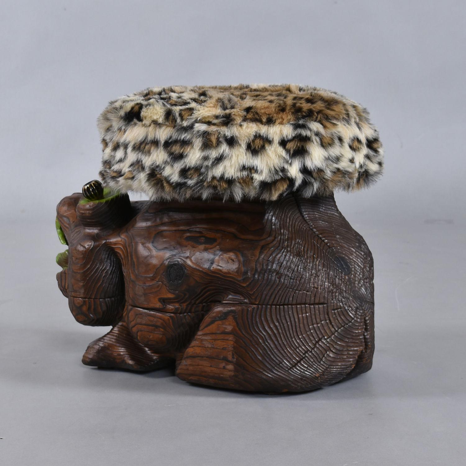 Taburete Witco Tiki de Madera Tallada Rana Otomana Sapo Restaurado en Excelente estado para la venta en Chattanooga, TN
