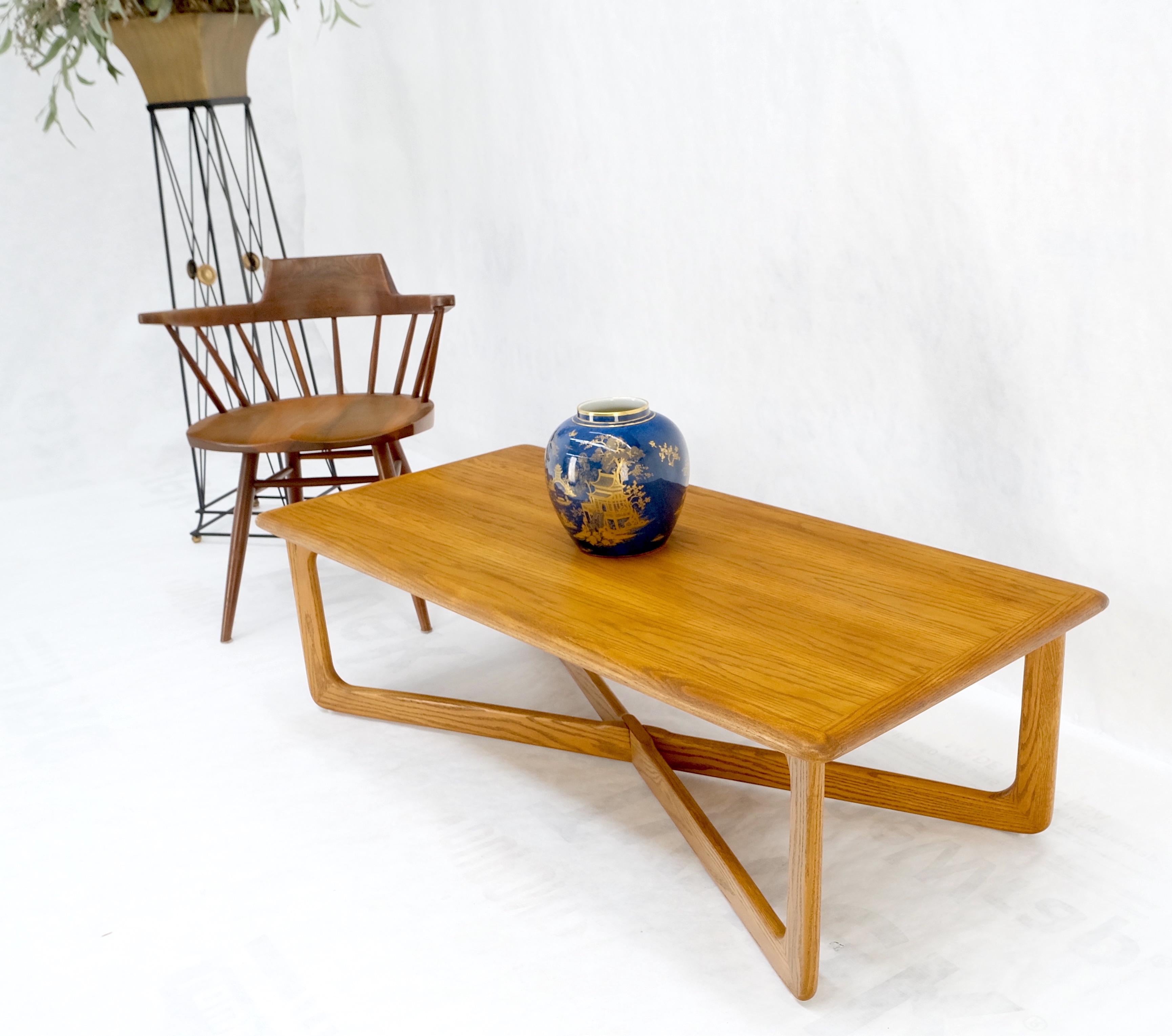 Restored x Base Rectangle Chestnut Coffee Table by Lane Mid-Century Modern Mint! In Good Condition For Sale In Rockaway, NJ