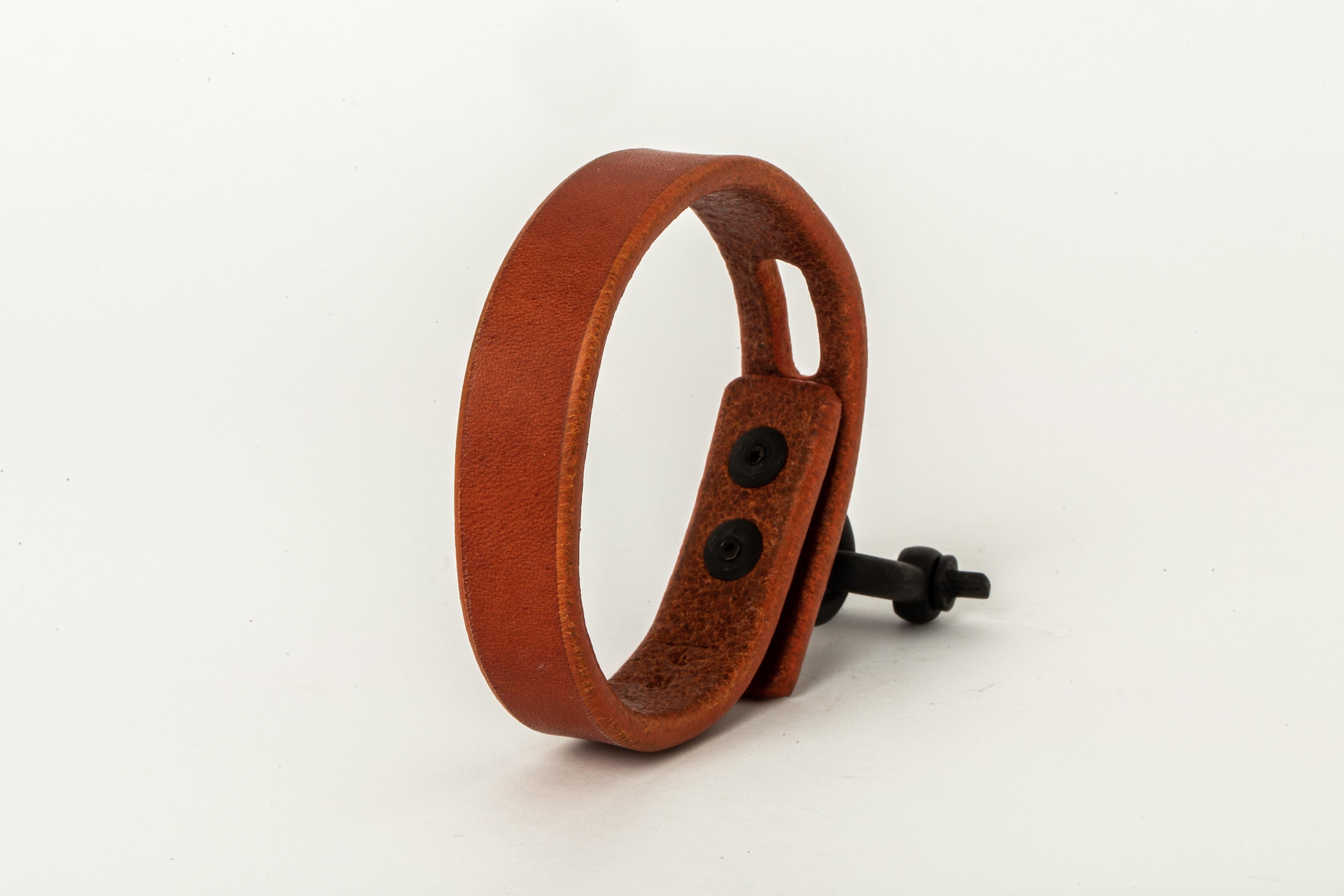 Women's or Men's Restraint Charm Bracelet (15mm, ALE+KZ) For Sale