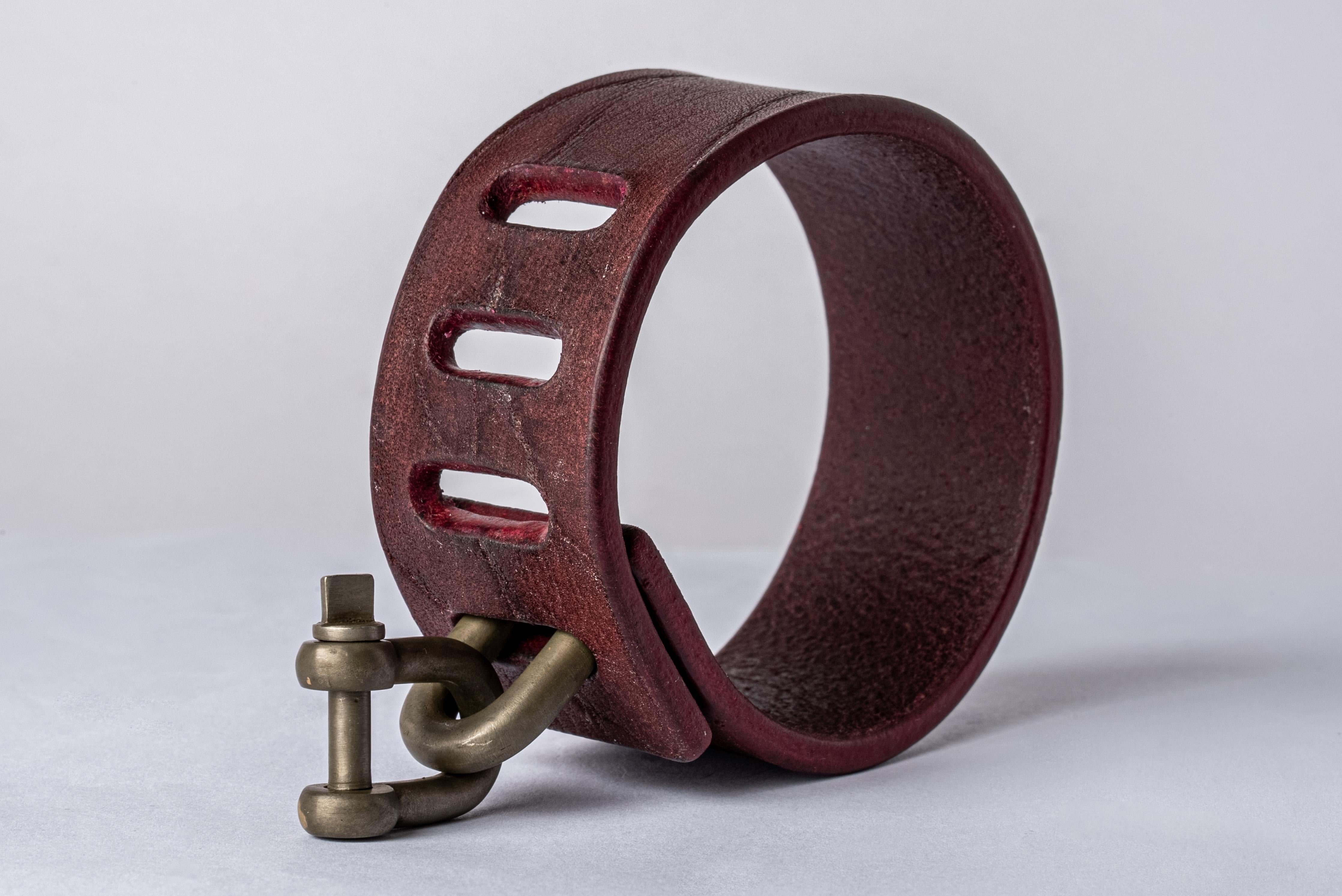 Restraint Charm Bracelet (30mm, WIN+DZ) In New Condition For Sale In Paris, FR