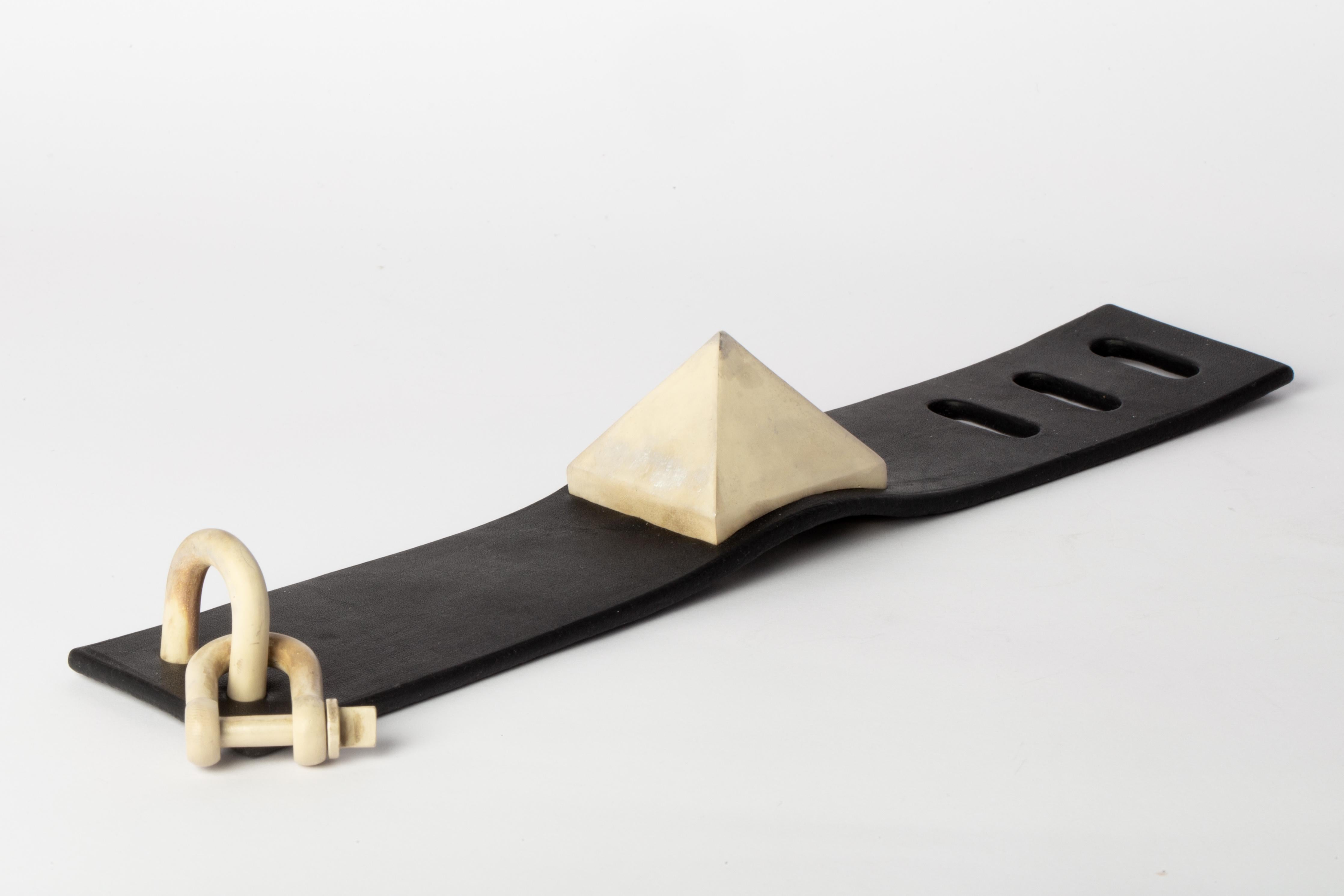 Restraint Charm Bracelet (Mega Pyramid Var., 50mm, BLK+UAS) For Sale 2