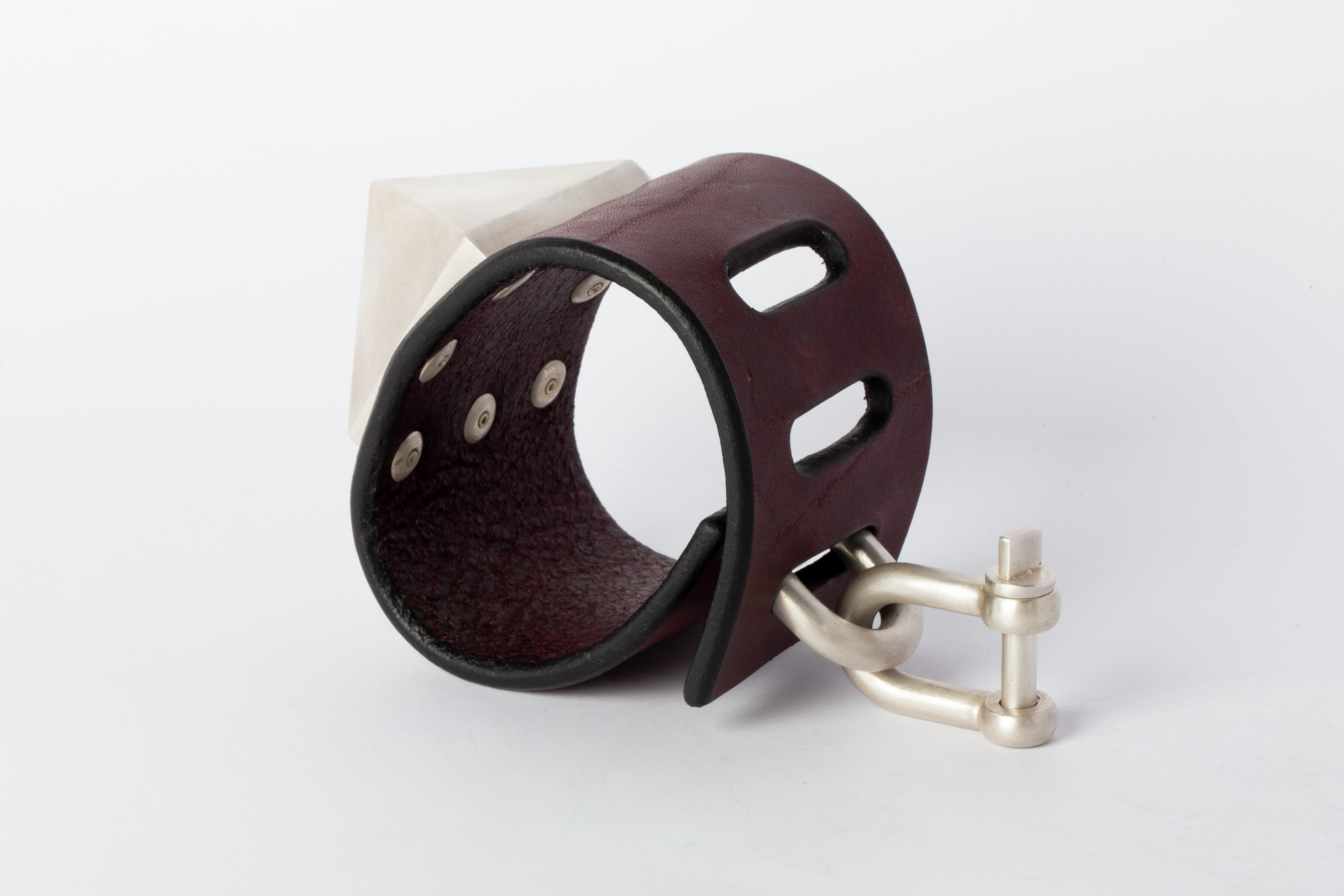 Restraint Charm Bracelet (Mega Pyramid Var., 50mm, WIN+AS) For Sale 2