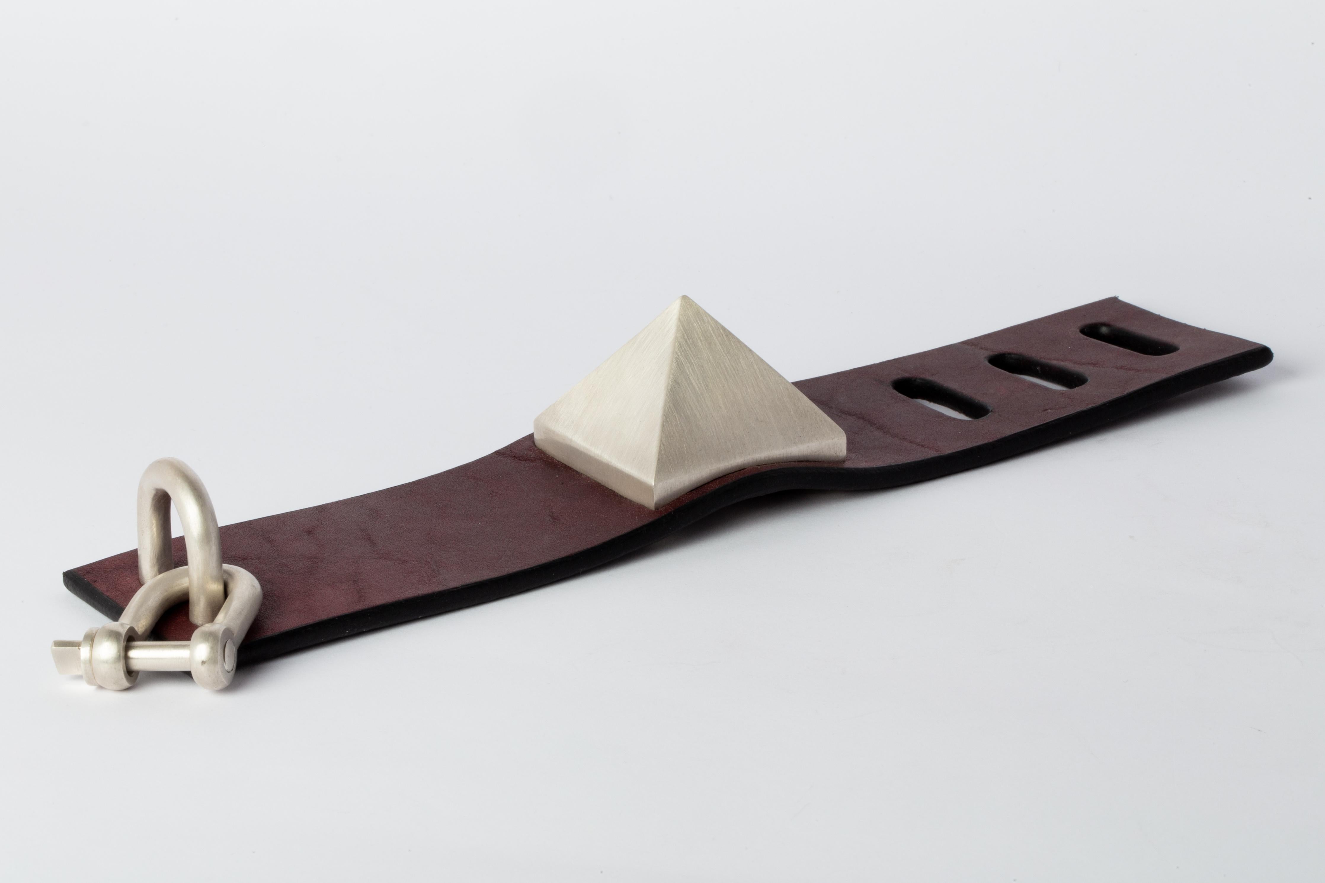 Restraint Charm Bracelet (Mega Pyramid Var., 50mm, WIN+AS) For Sale 3