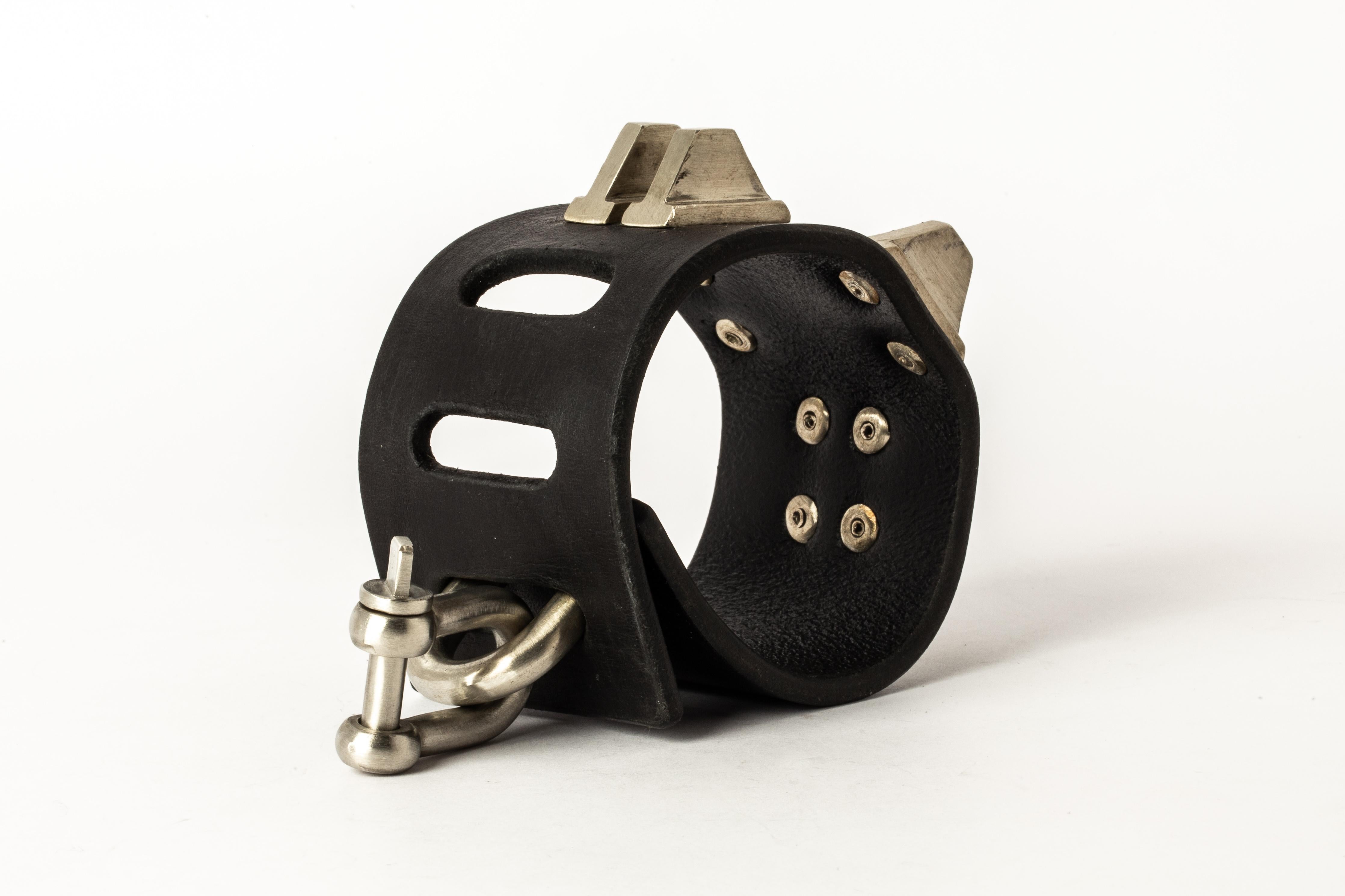 Restraint Charm Bracelet (Pyramid Studs, 50mm, BLK+Z) For Sale 1