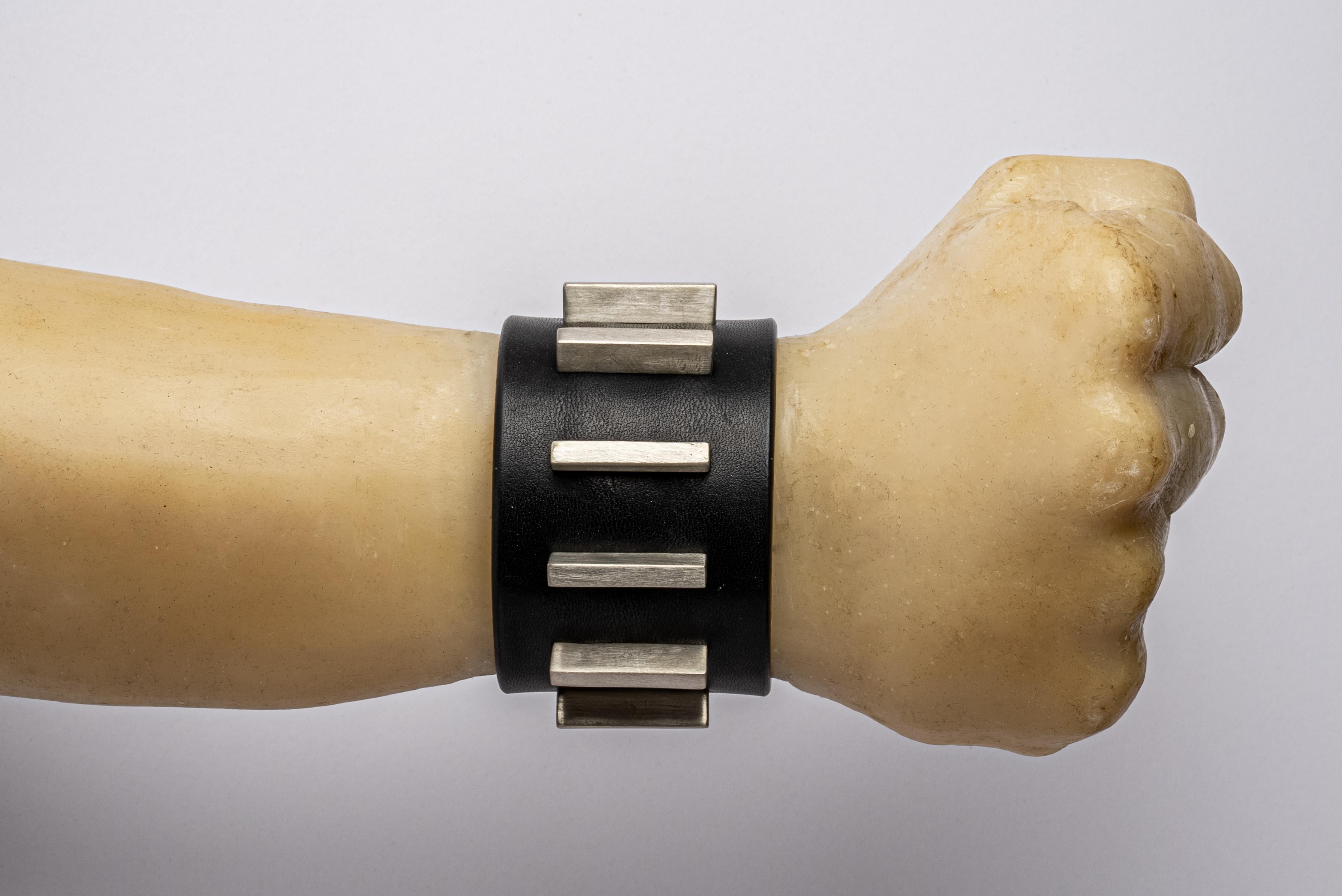 Zurückhaltungs-Charm-Armband (Stapelstecker Variant, 50 mm, BLK+Z) für Damen oder Herren im Angebot