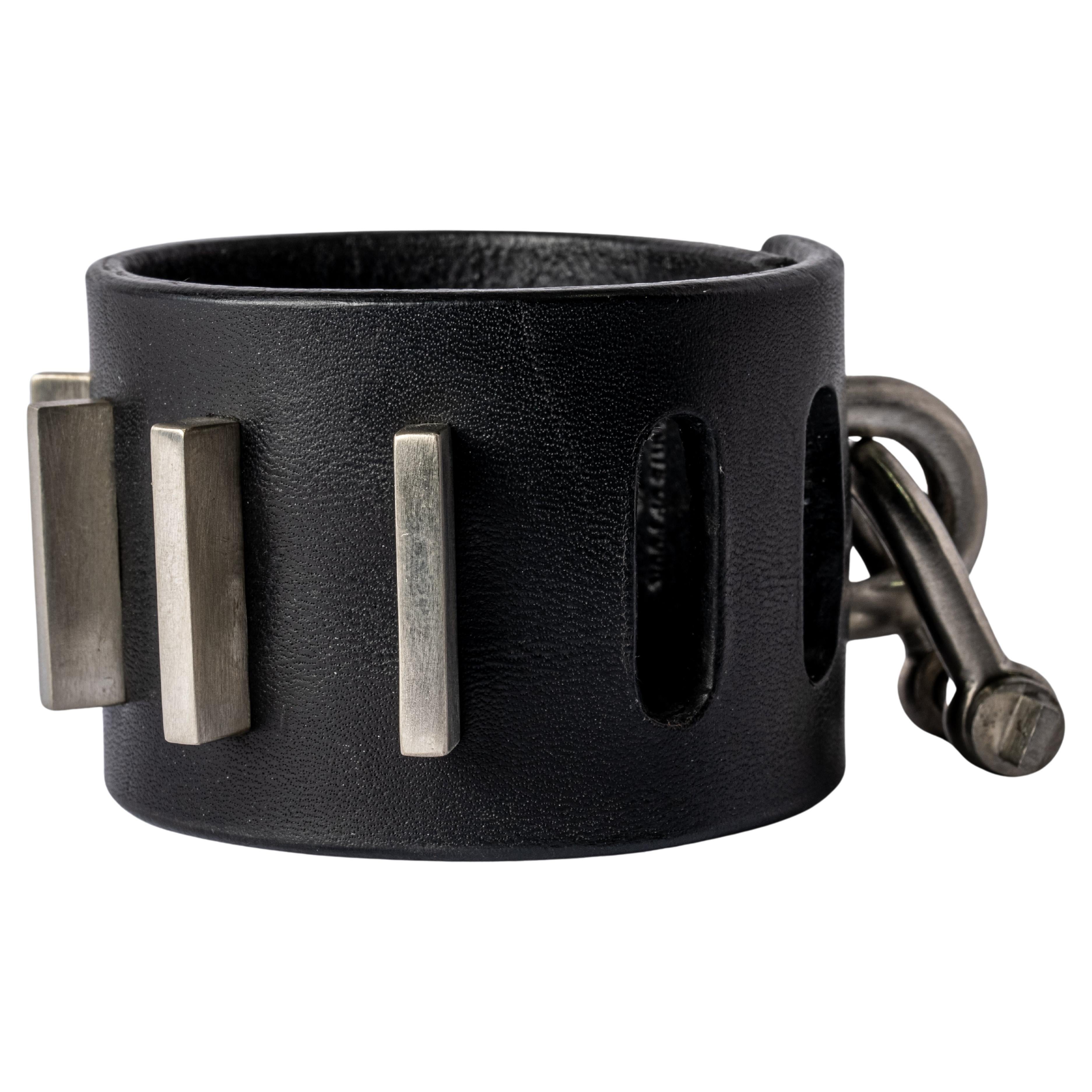 Restraint Charm Bracelet (Staple Stud Variant, 50mm, BLK+Z) For Sale