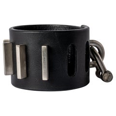 Used Restraint Charm Bracelet (Staple Stud Variant, 50mm, BLK+Z)