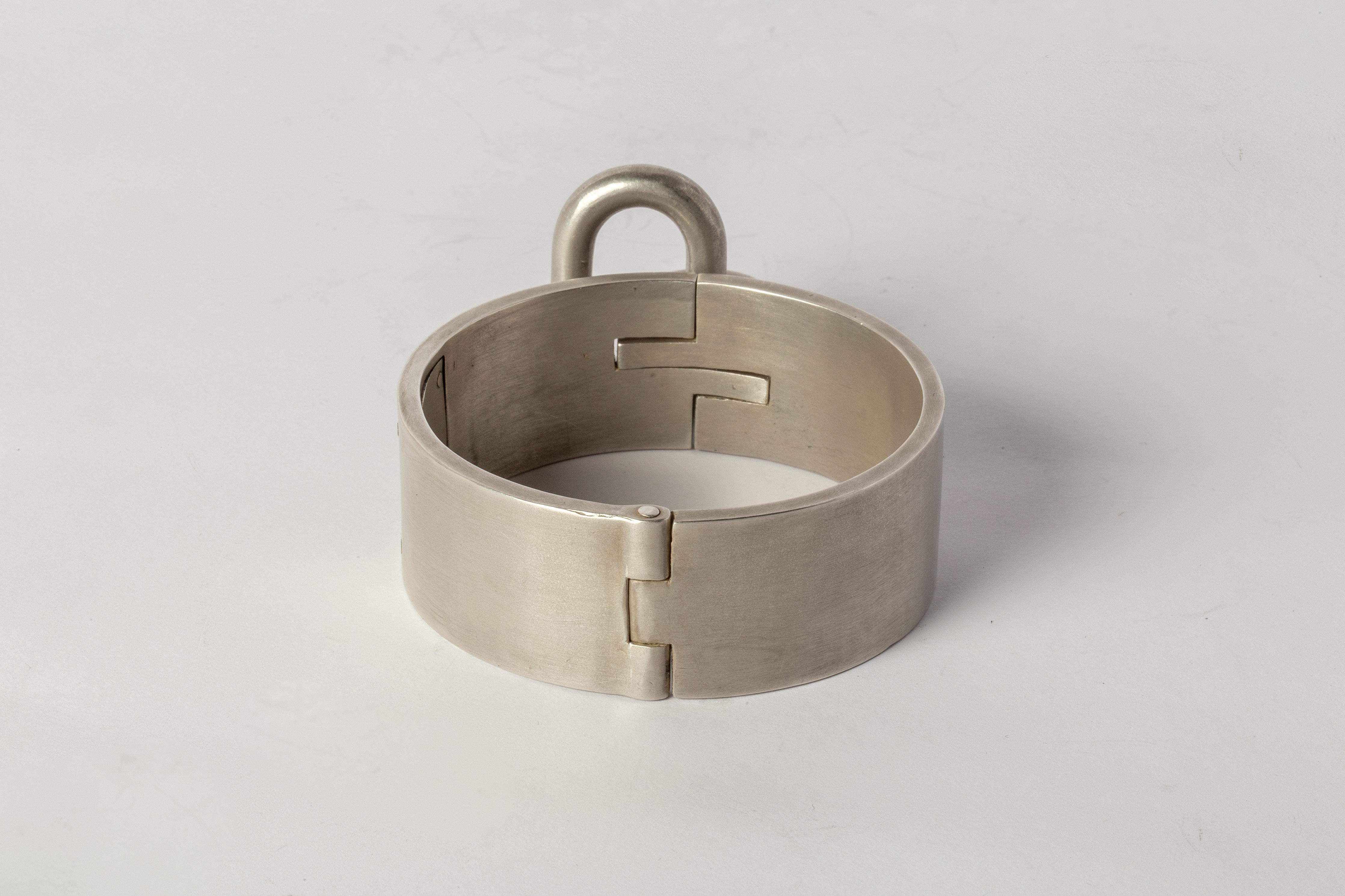 Restraint Cuff (Sugermans Punchout, Layered, Charm Version, 25mm, DA+PA) In New Condition For Sale In Paris, FR