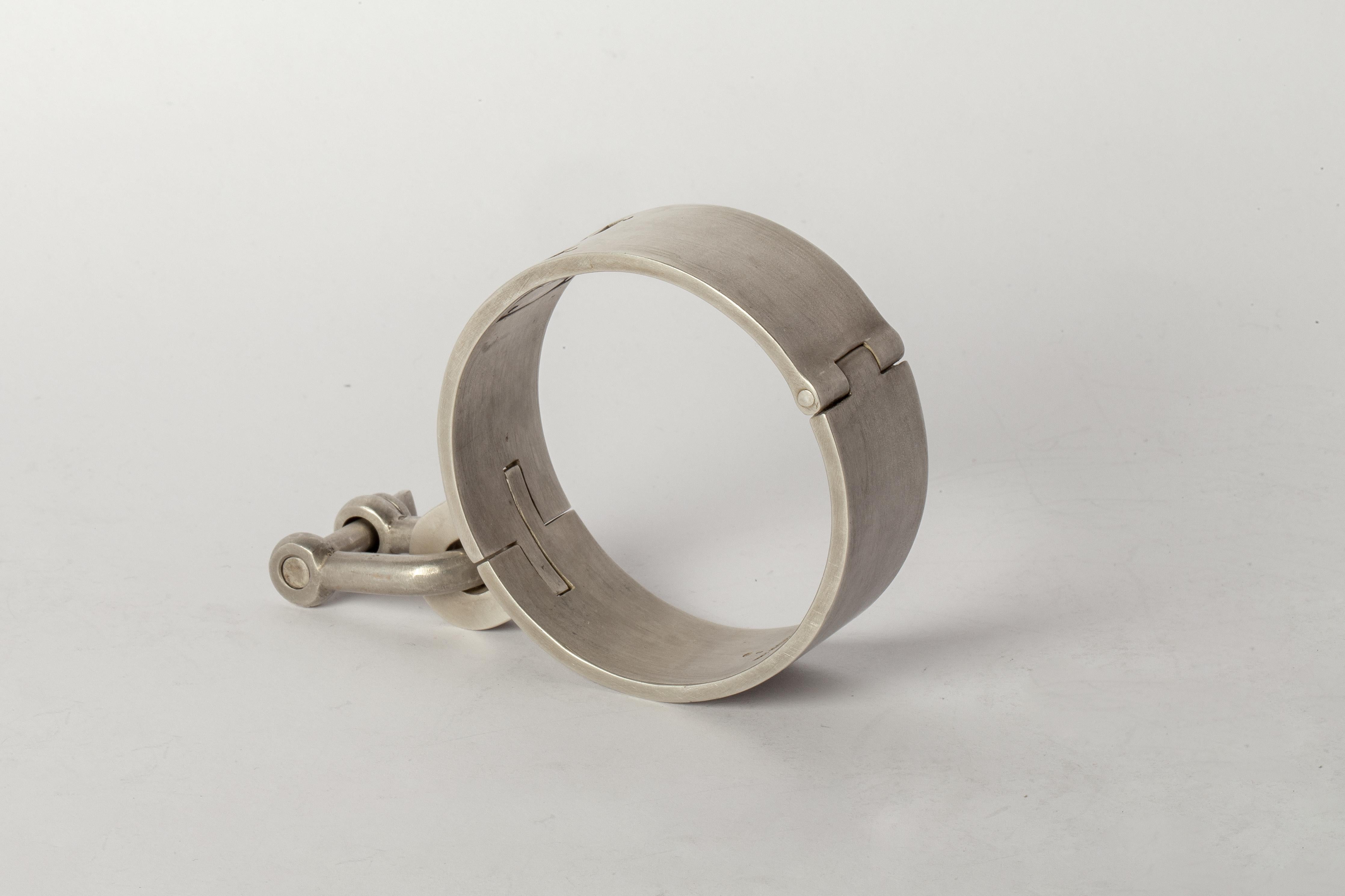 Restraint Cuff (Sugermans Punchout, Layered, Charm Version, 25mm, DA+PA) For Sale 1